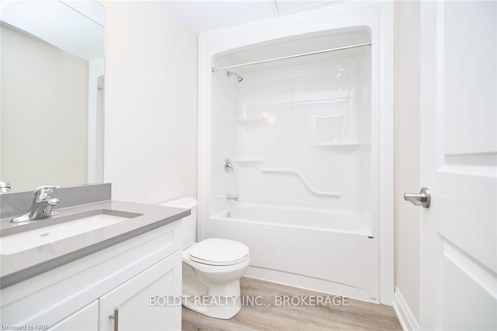 Photo 10 of Unit 208, 118 Summersides Boulevard, Pelham, Fonthill — HOMEH