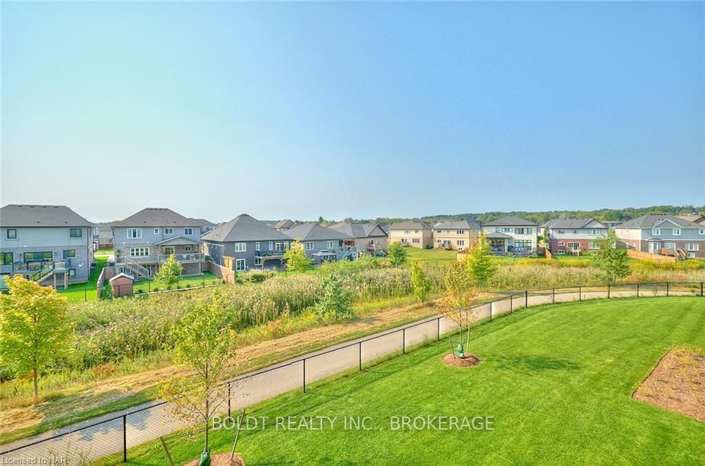 Photo 14 of Unit 208, 118 Summersides Boulevard, Pelham, Fonthill — HOMEH