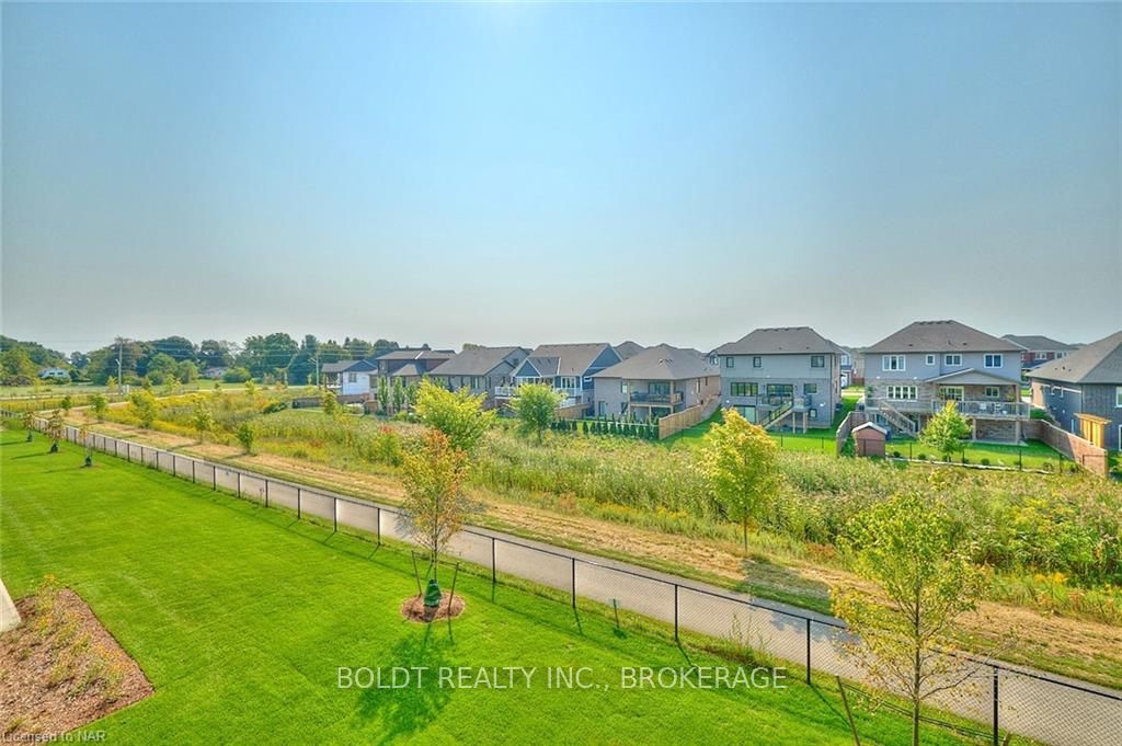 Photo 15 of Unit 208, 118 Summersides Boulevard, Pelham, Fonthill — HOMEH