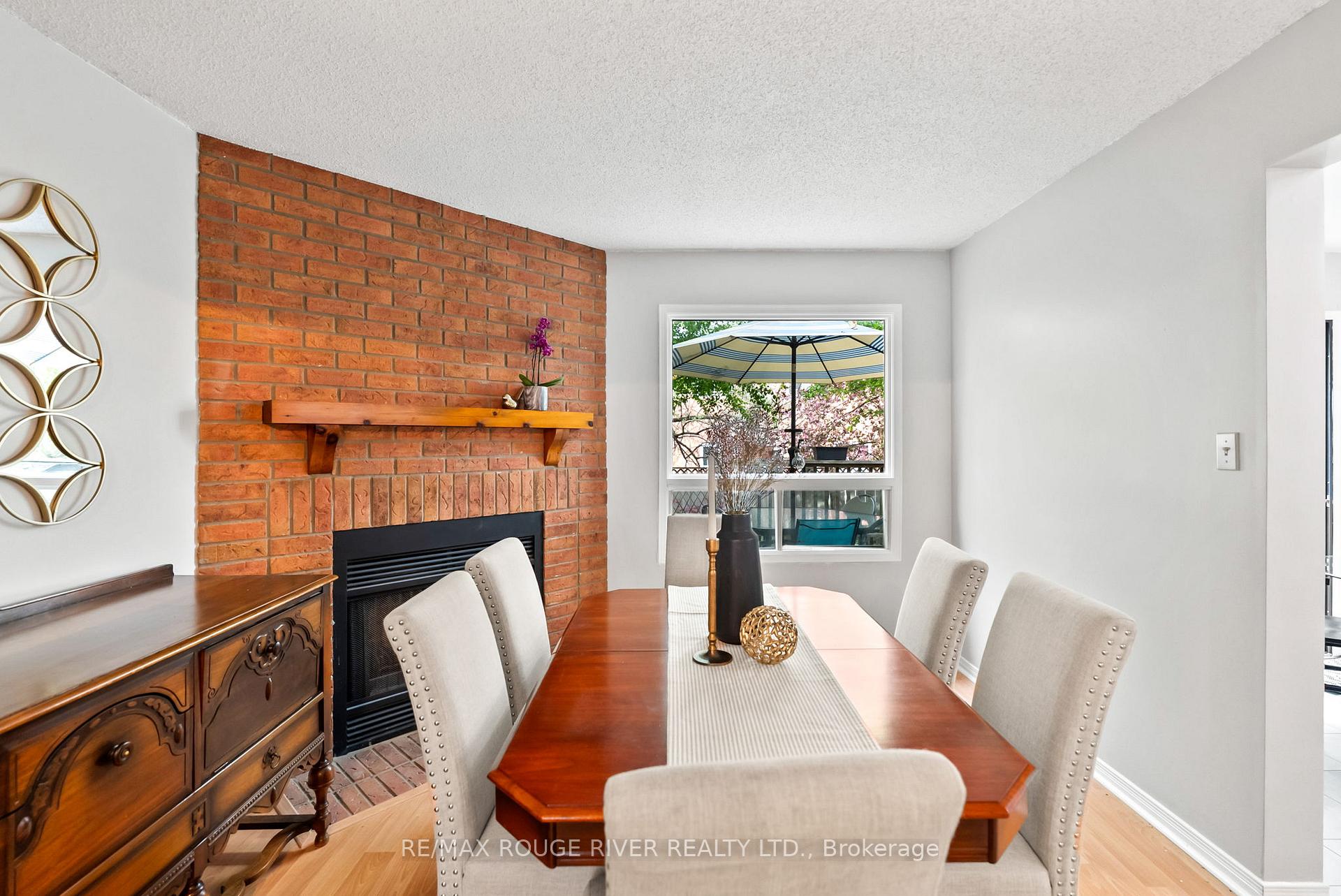Photo 13 of 31 Sharp Crescent, Ajax, Central — HOMEH