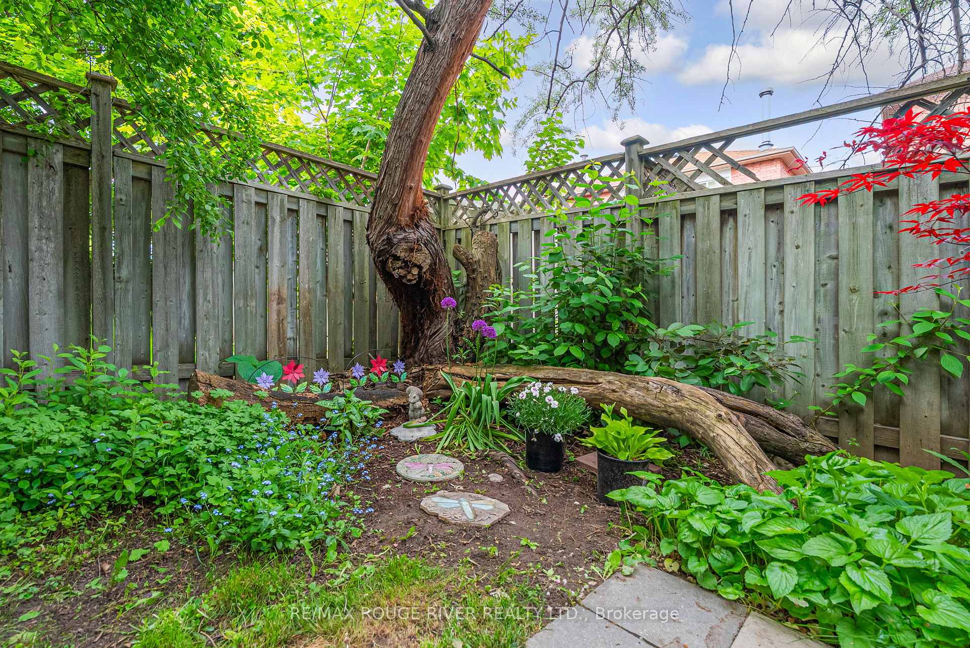 Photo 42 of 31 Sharp Crescent, Ajax, Central — HOMEH