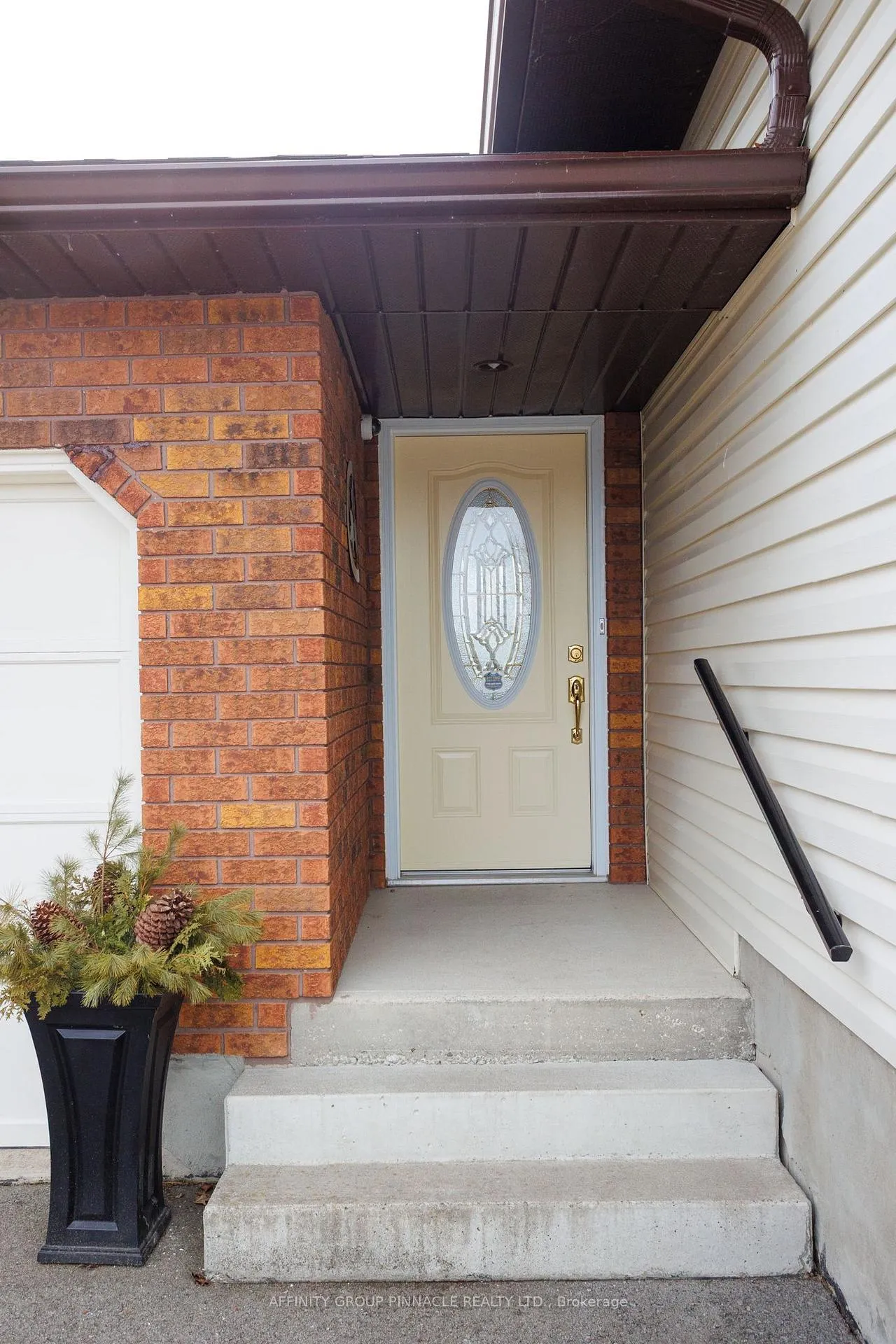 Photo 3 of 69 Beechwood Avenue, Brock, Beaverton — HOMEH