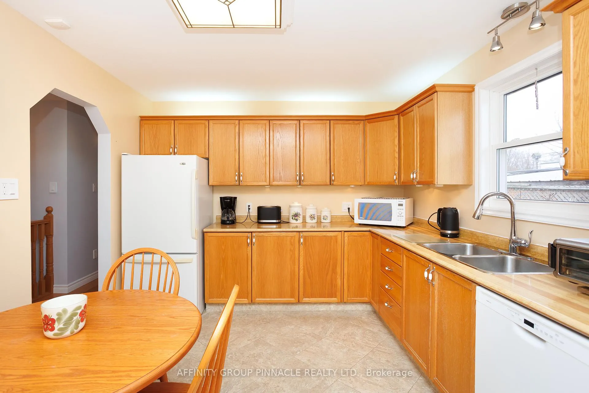 Photo 13 of 69 Beechwood Avenue, Brock, Beaverton — HOMEH