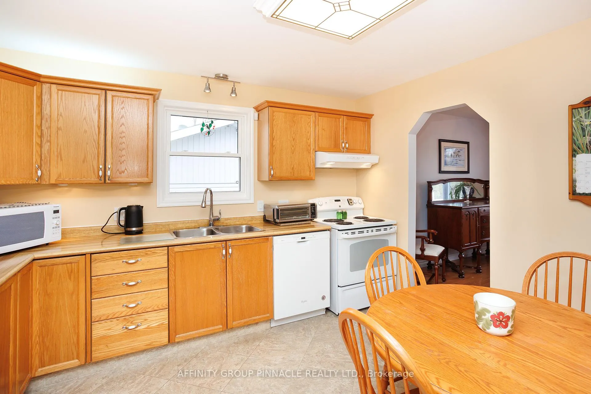 Photo 15 of 69 Beechwood Avenue, Brock, Beaverton — HOMEH