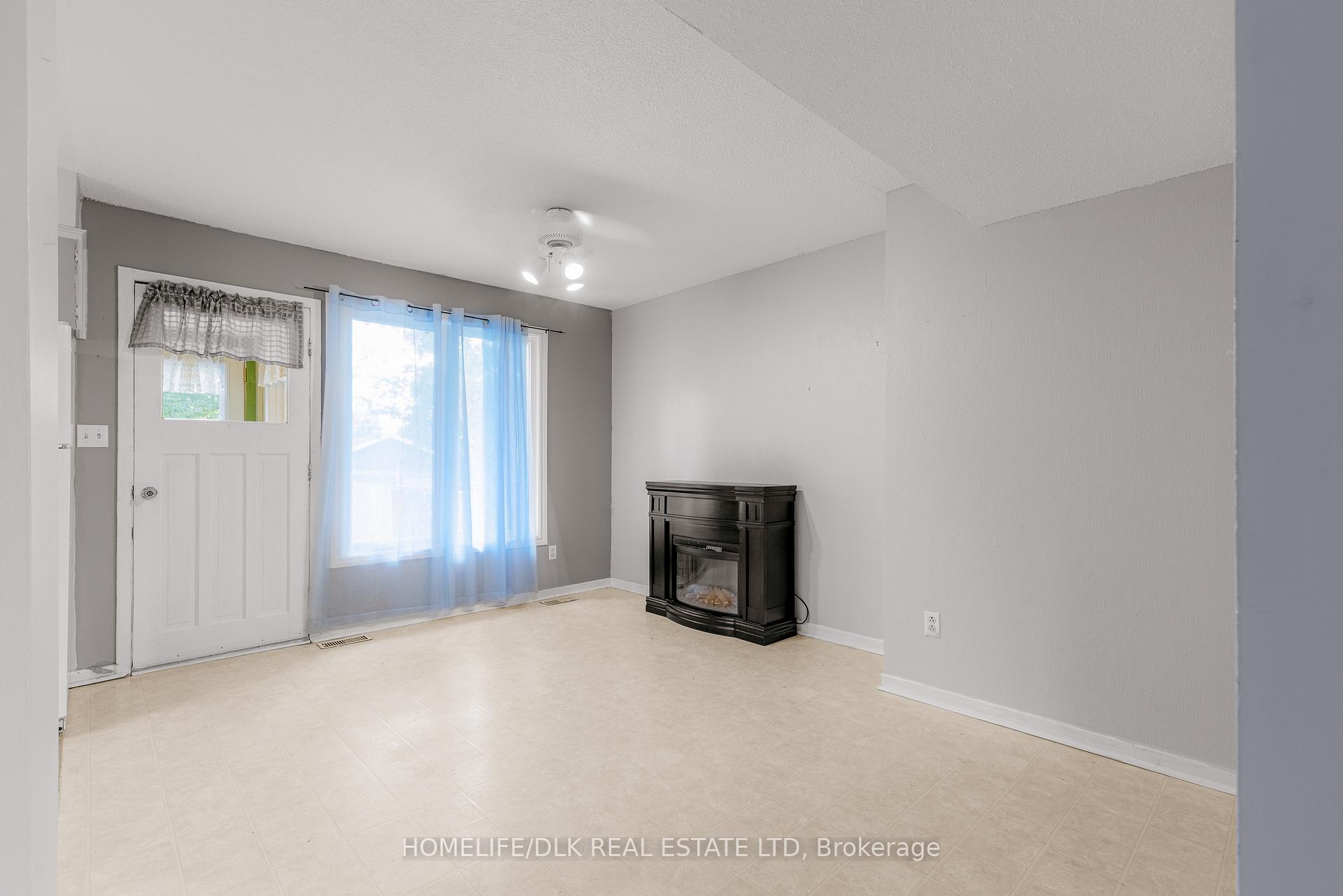 Photo 14 of 751 Laurier Boulevard, Brockville — HOMEH