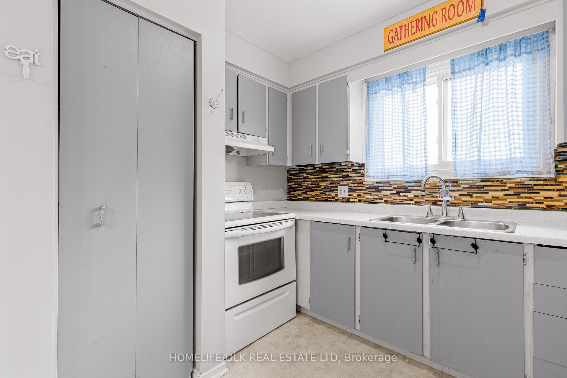 Photo 17 of 751 Laurier Boulevard, Brockville — HOMEH