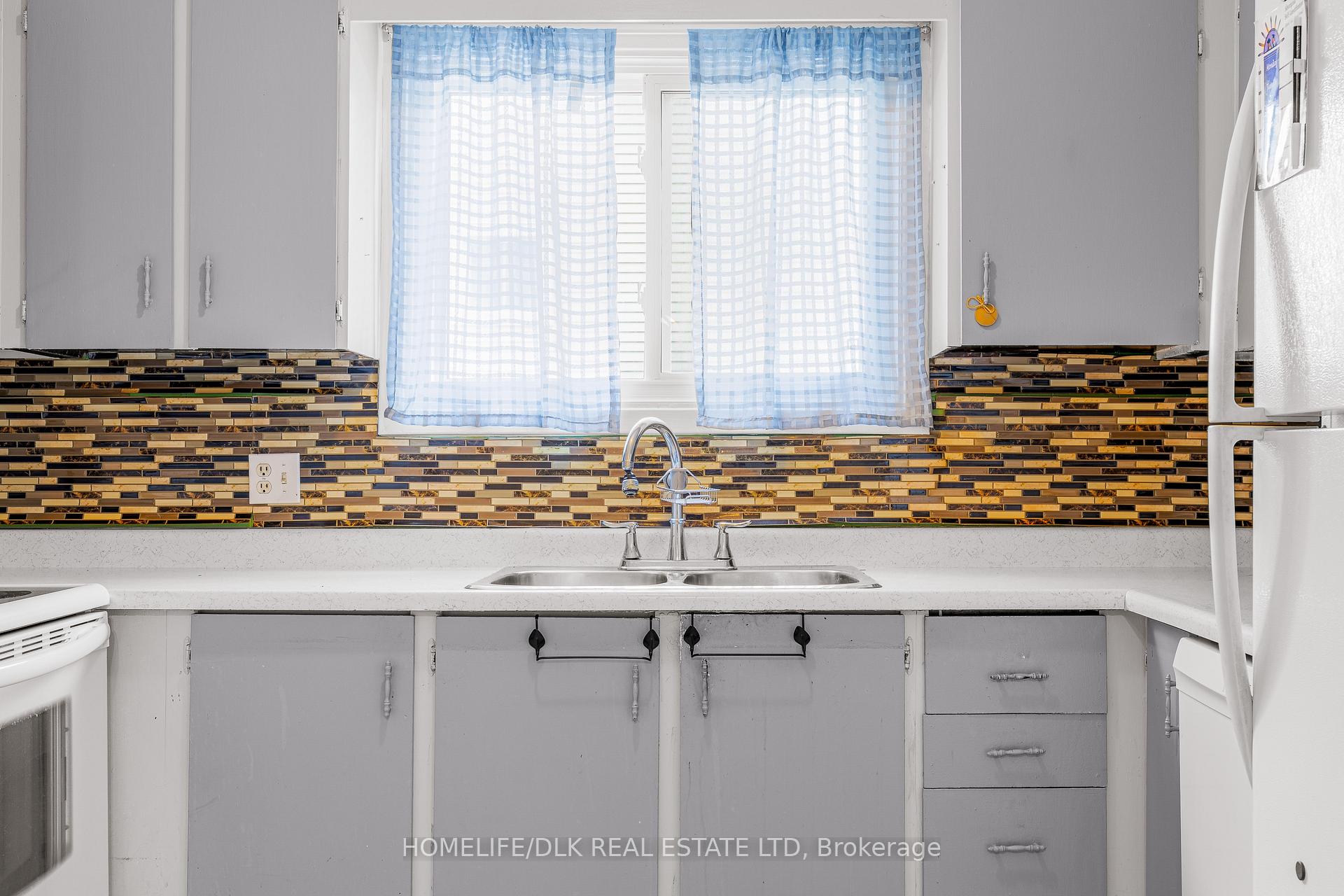 Photo 19 of 751 Laurier Boulevard, Brockville — HOMEH