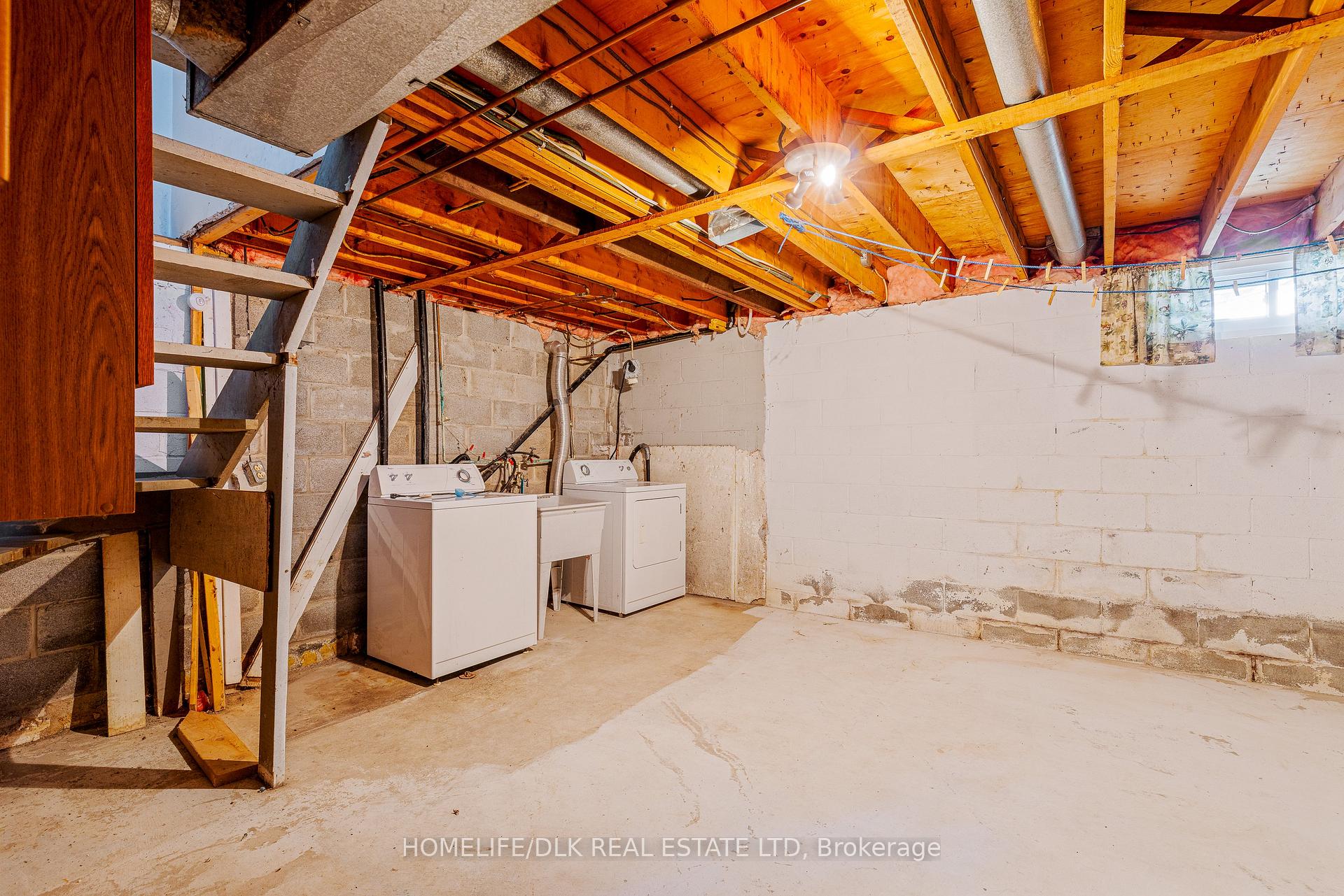 Photo 32 of 751 Laurier Boulevard, Brockville — HOMEH