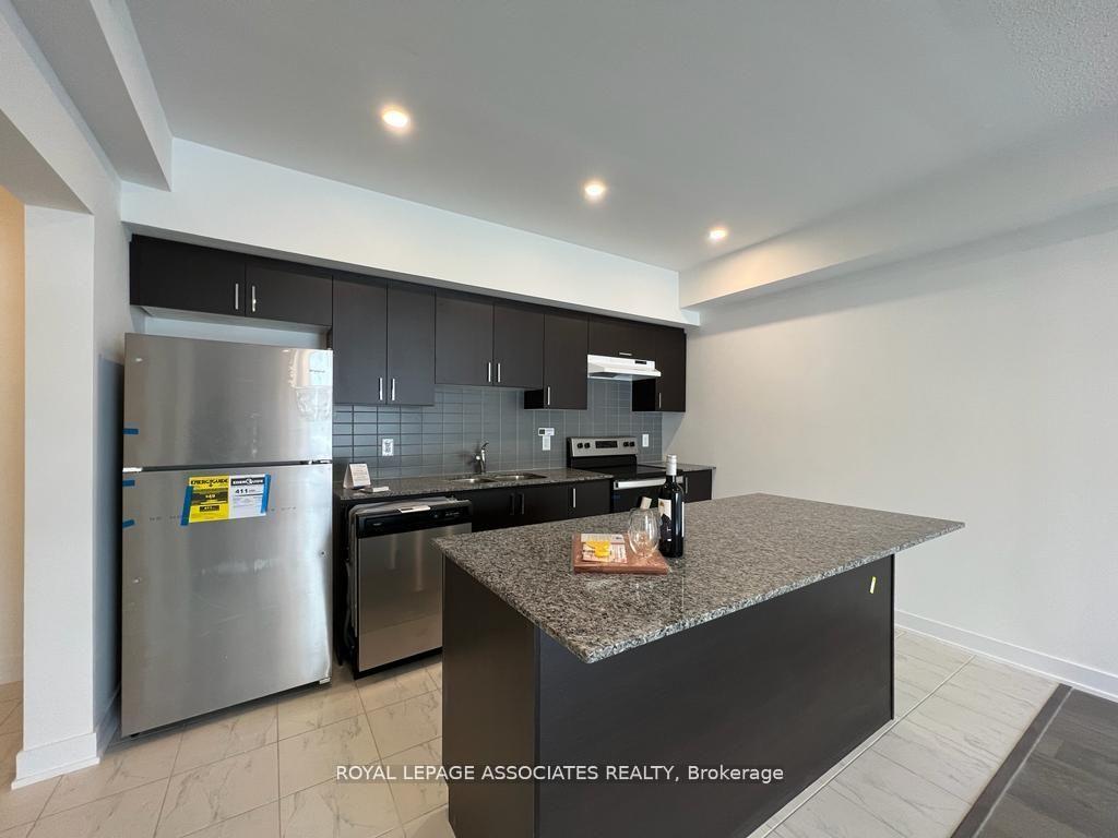 Photo 3 of Unit 208, 8 Culinary Lane, Barrie, Rural Barrie Southeast — HOMEH