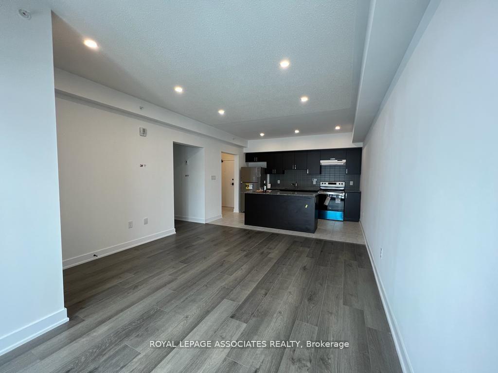 Photo 8 of Unit 208, 8 Culinary Lane, Barrie, Rural Barrie Southeast — HOMEH