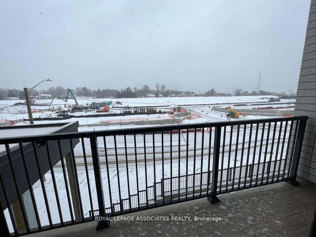 Photo 9 of Unit 208, 8 Culinary Lane, Barrie, Rural Barrie Southeast — HOMEH