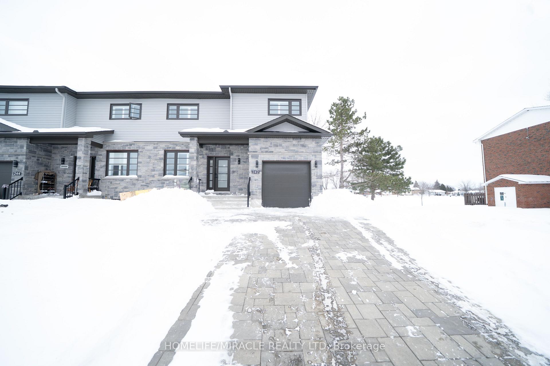 Photo 2 of 242 Lourdes Avenue, Cornwall — HOMEH