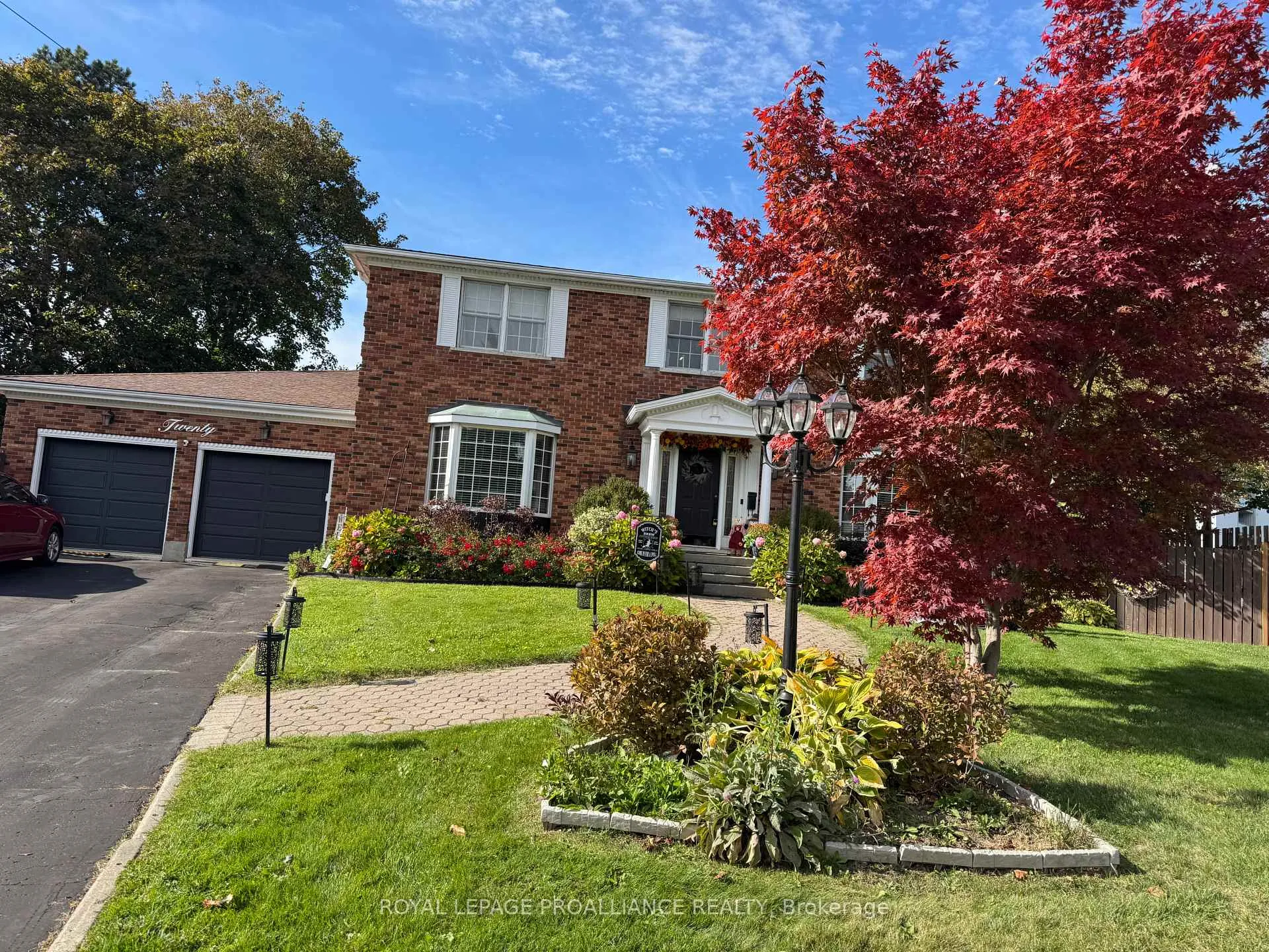 Photo 2 of 20 Hope Crescent, Belleville, Belleville Ward — HOMEH
