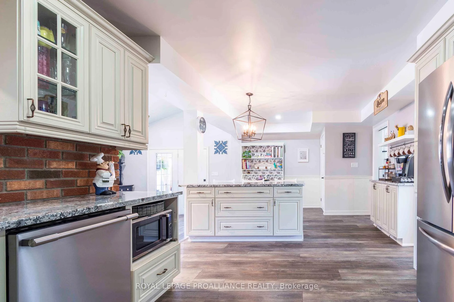 Photo 21 of 20 Hope Crescent, Belleville, Belleville Ward — HOMEH