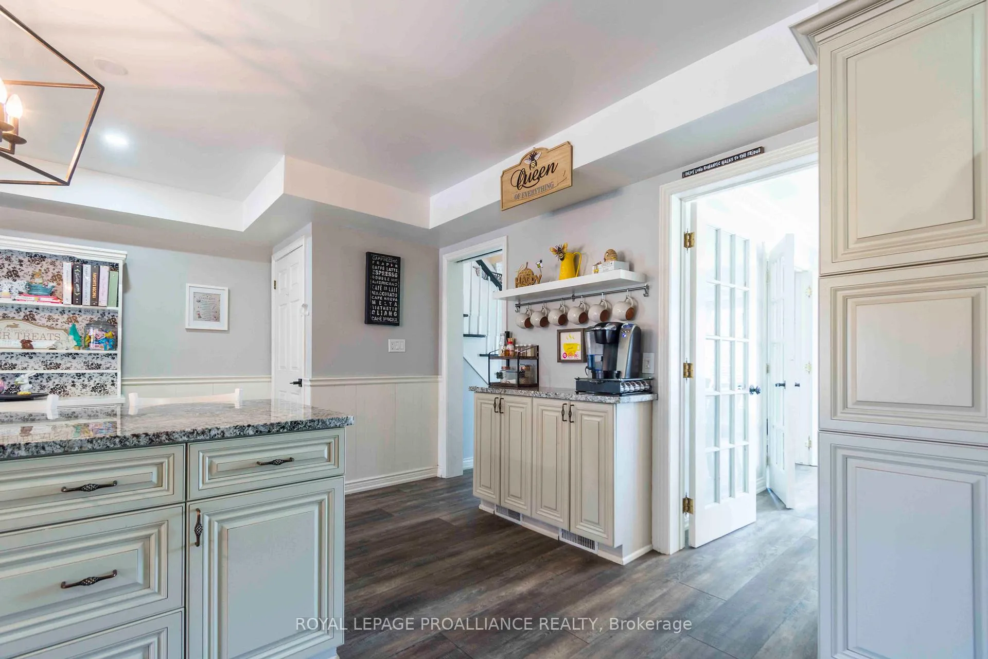 Photo 22 of 20 Hope Crescent, Belleville, Belleville Ward — HOMEH