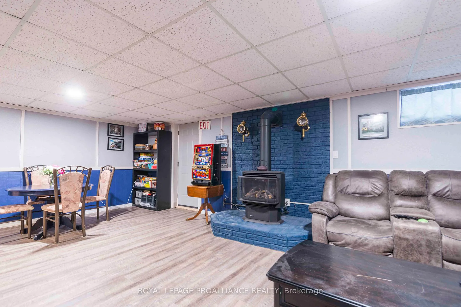 Photo 42 of 20 Hope Crescent, Belleville, Belleville Ward — HOMEH
