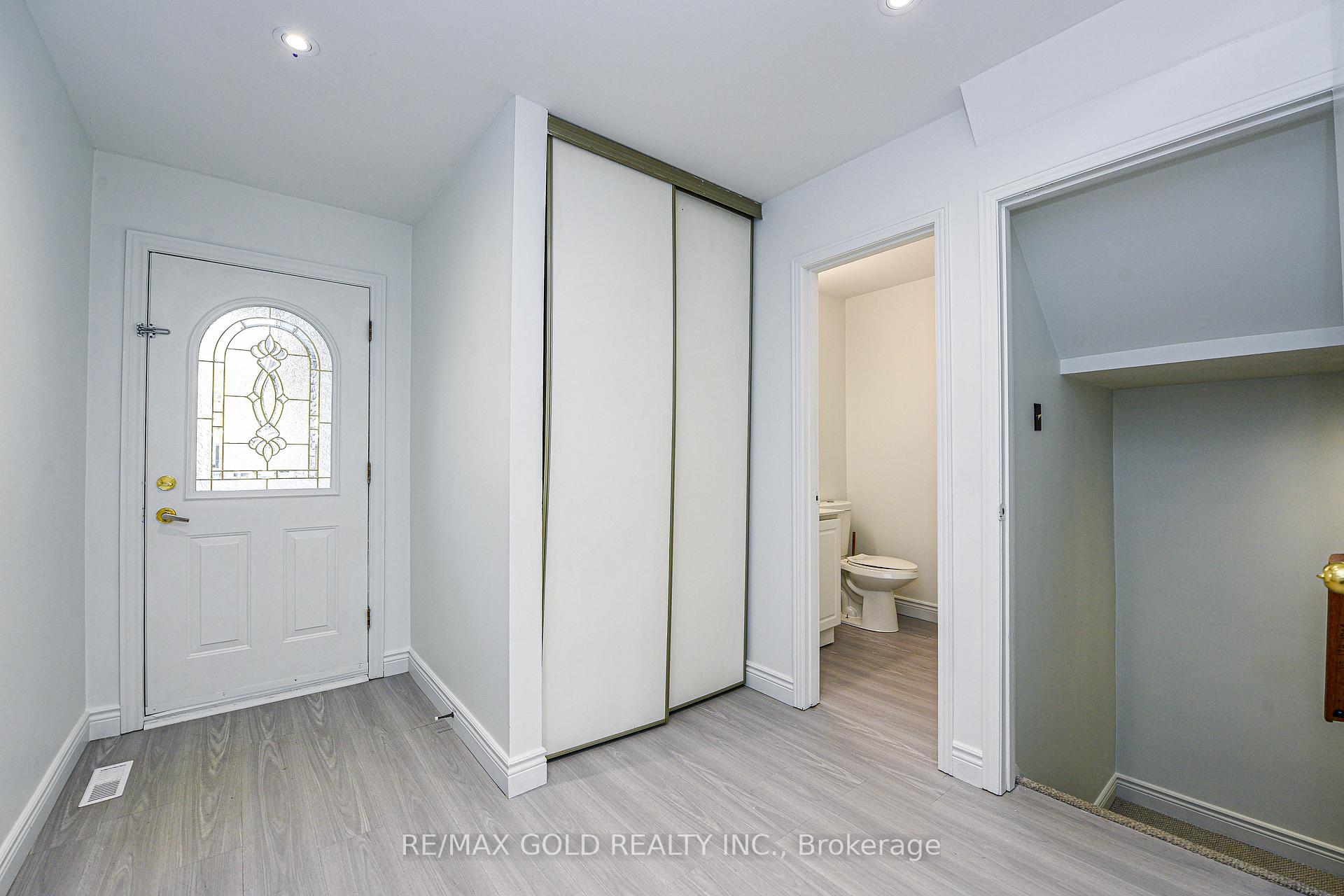Photo 7 of 14 Nottawasaga Crescent, Brampton, Heart Lake West — HOMEH
