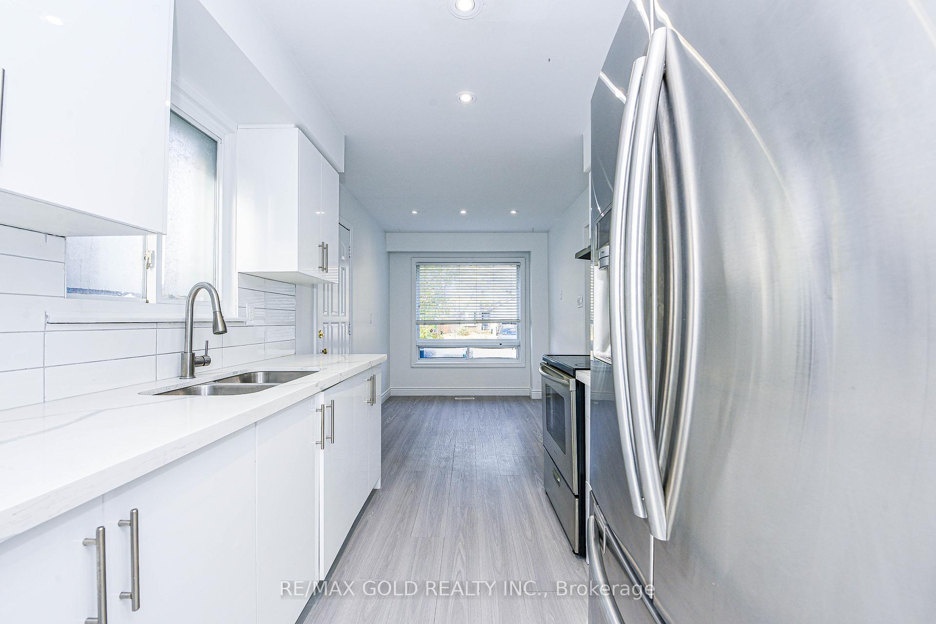 Photo 21 of 14 Nottawasaga Crescent, Brampton, Heart Lake West — HOMEH