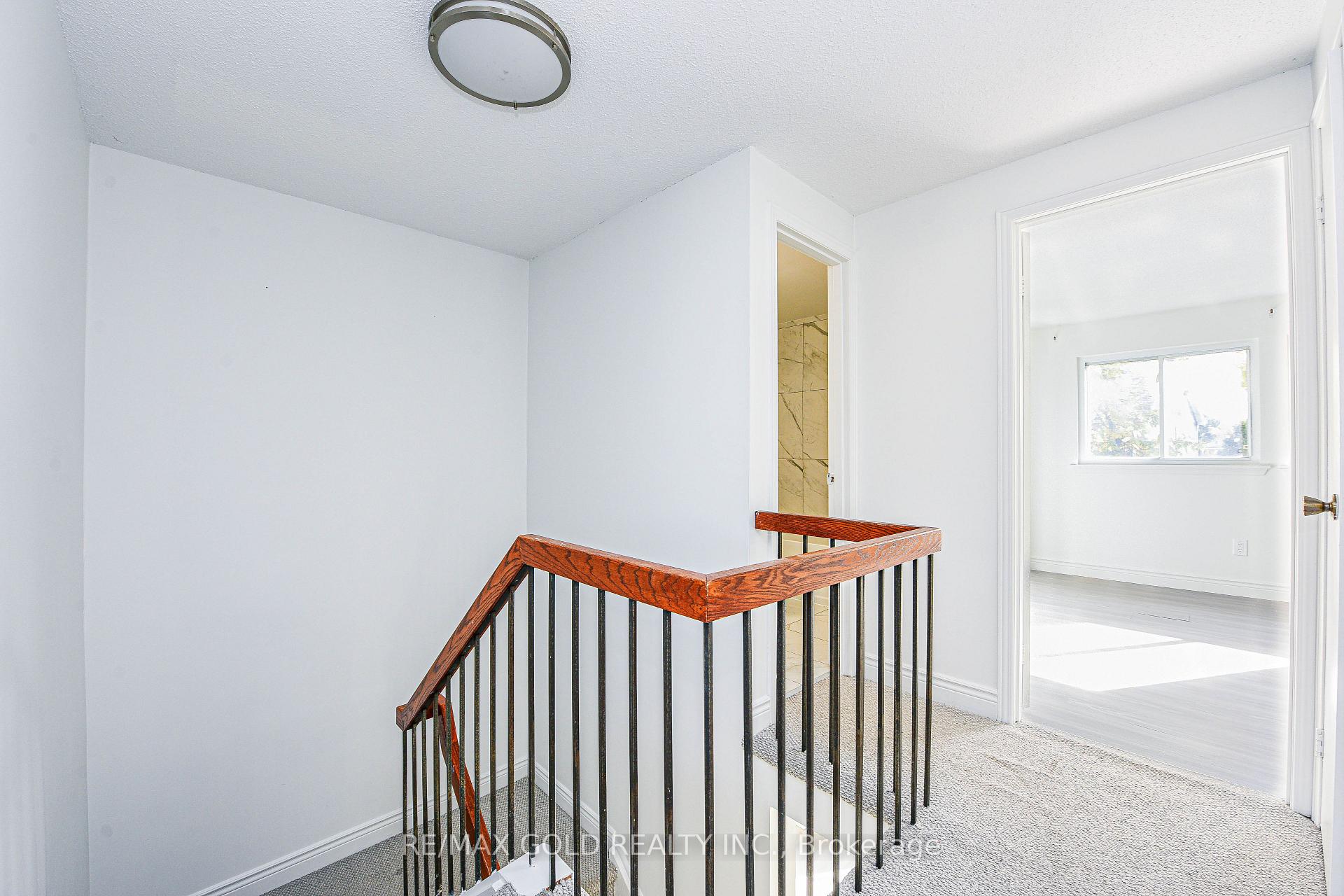 Photo 16 of 14 Nottawasaga Crescent, Brampton, Heart Lake West — HOMEH