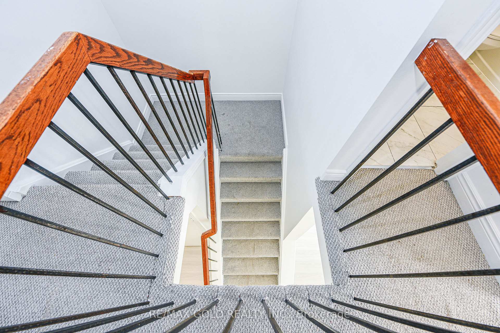 Photo 17 of 14 Nottawasaga Crescent, Brampton, Heart Lake West — HOMEH