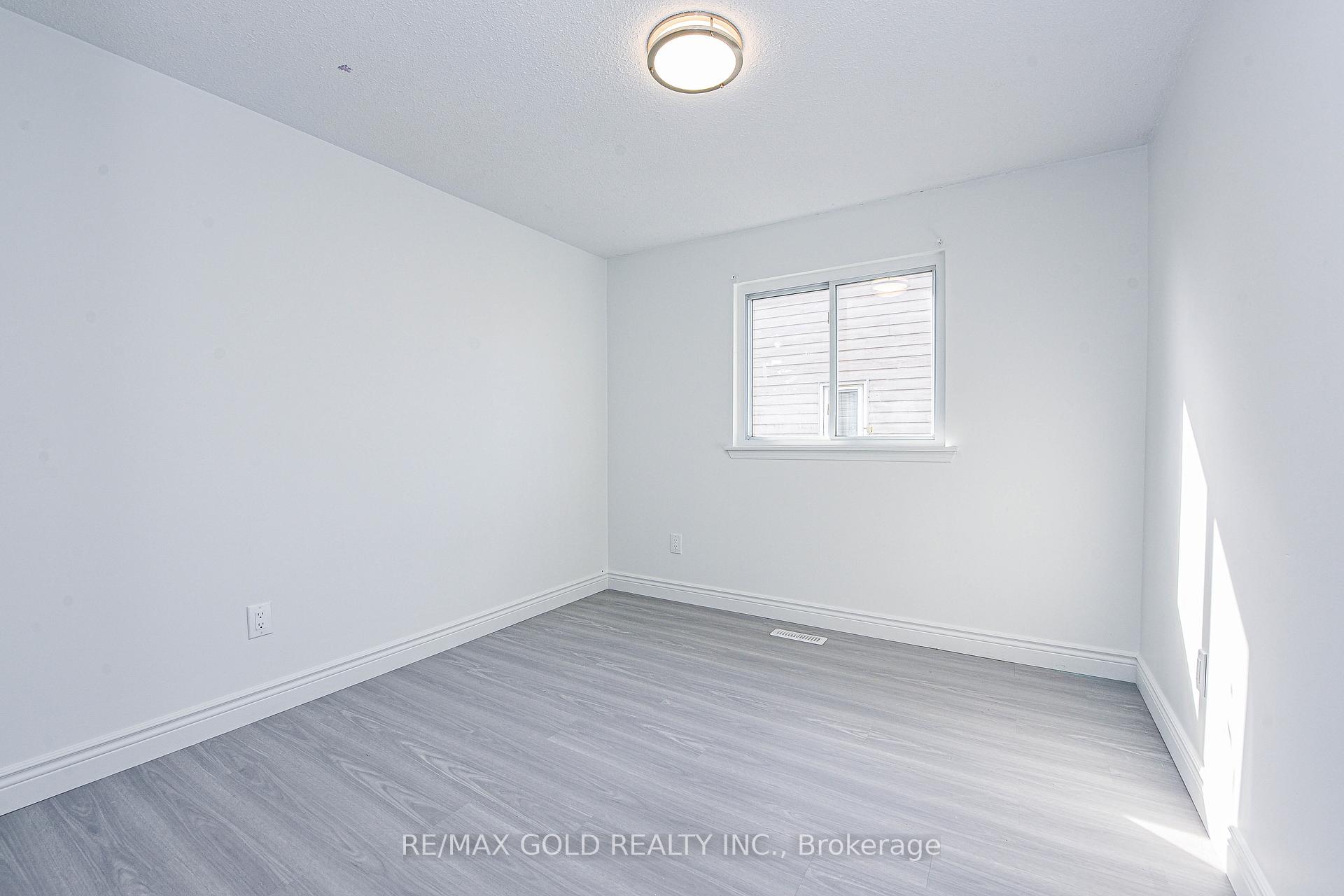 Photo 24 of 14 Nottawasaga Crescent, Brampton, Heart Lake West — HOMEH