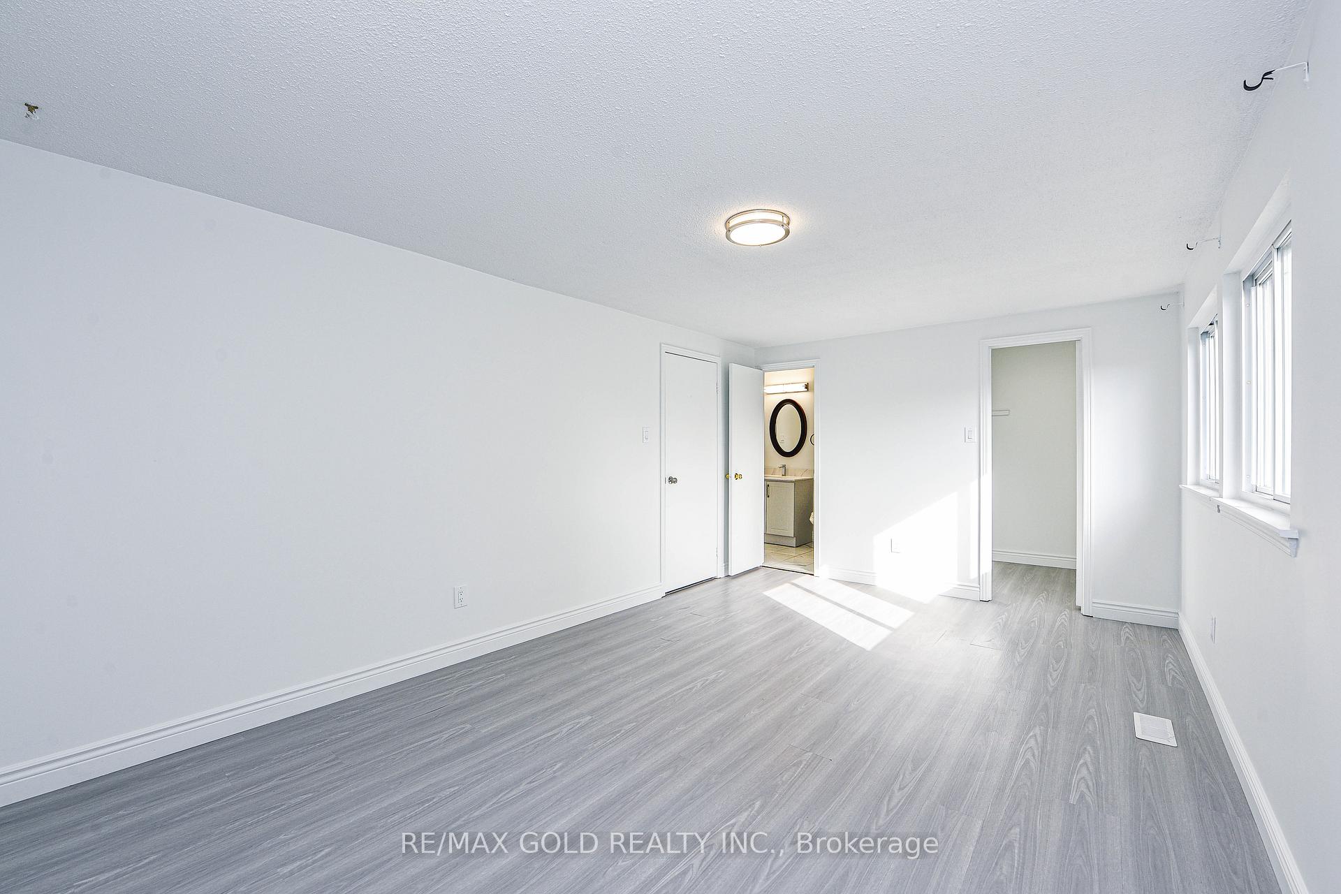 Photo 30 of 14 Nottawasaga Crescent, Brampton, Heart Lake West — HOMEH