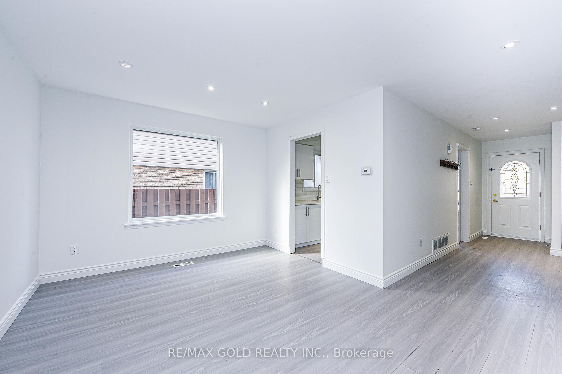 Photo 43 of 14 Nottawasaga Crescent, Brampton, Heart Lake West — HOMEH
