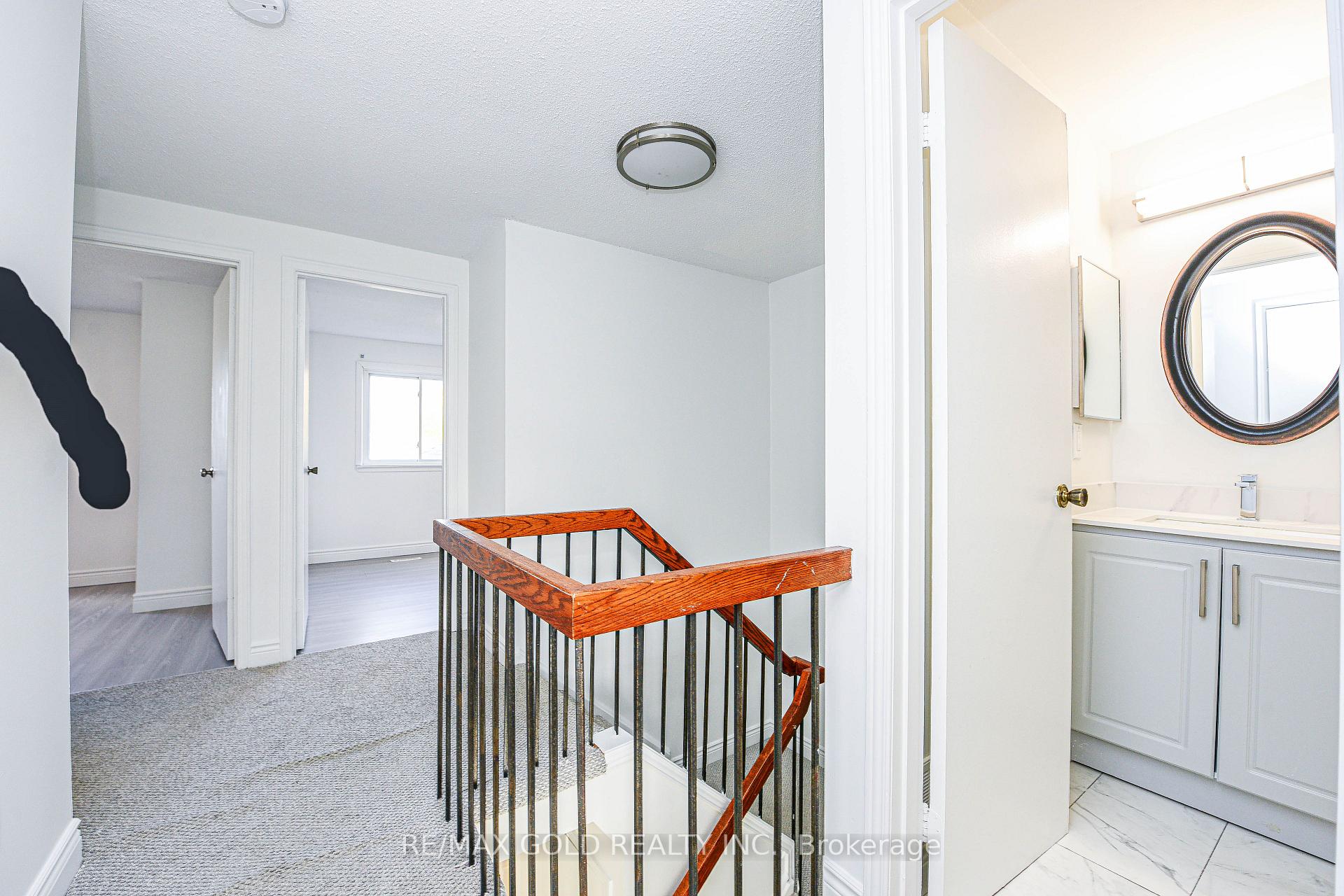 Photo 32 of 14 Nottawasaga Crescent, Brampton, Heart Lake West — HOMEH