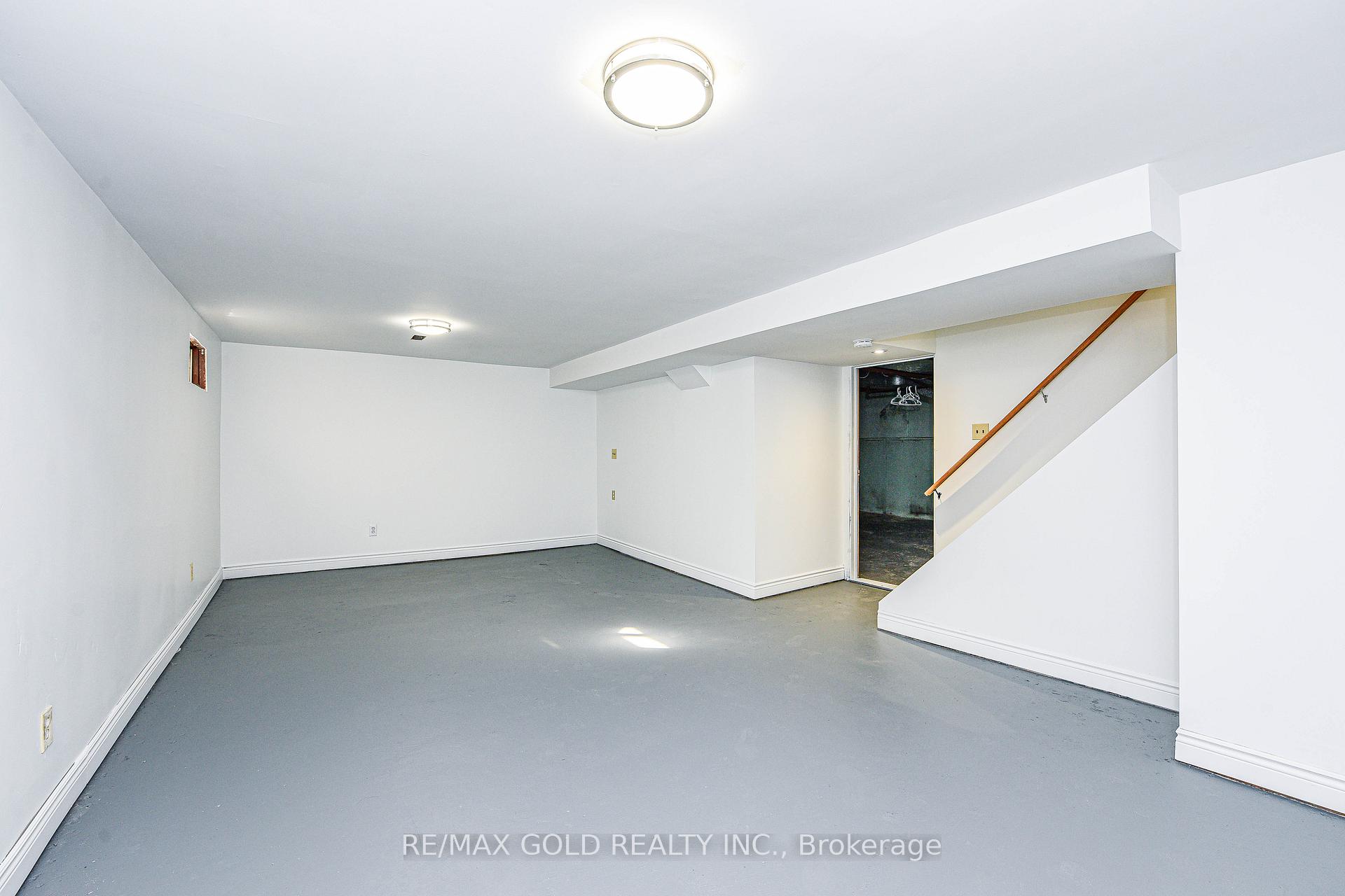 Photo 33 of 14 Nottawasaga Crescent, Brampton, Heart Lake West — HOMEH