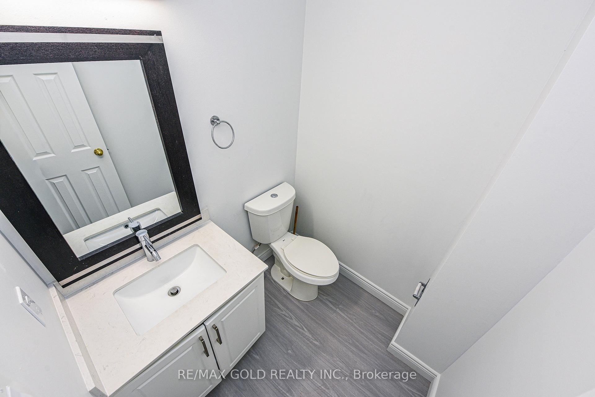 Photo 34 of 14 Nottawasaga Crescent, Brampton, Heart Lake West — HOMEH