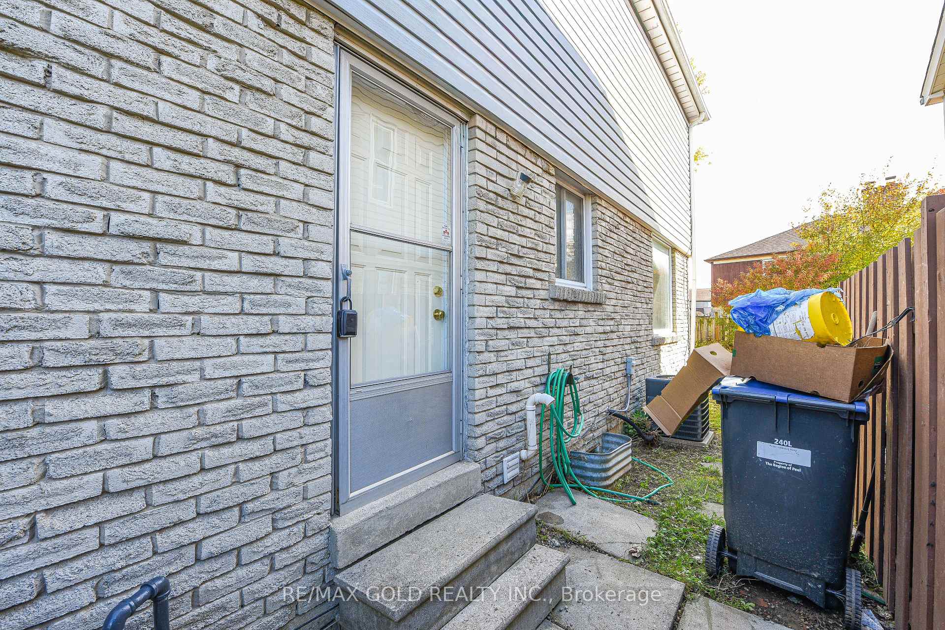 Photo 36 of 14 Nottawasaga Crescent, Brampton, Heart Lake West — HOMEH