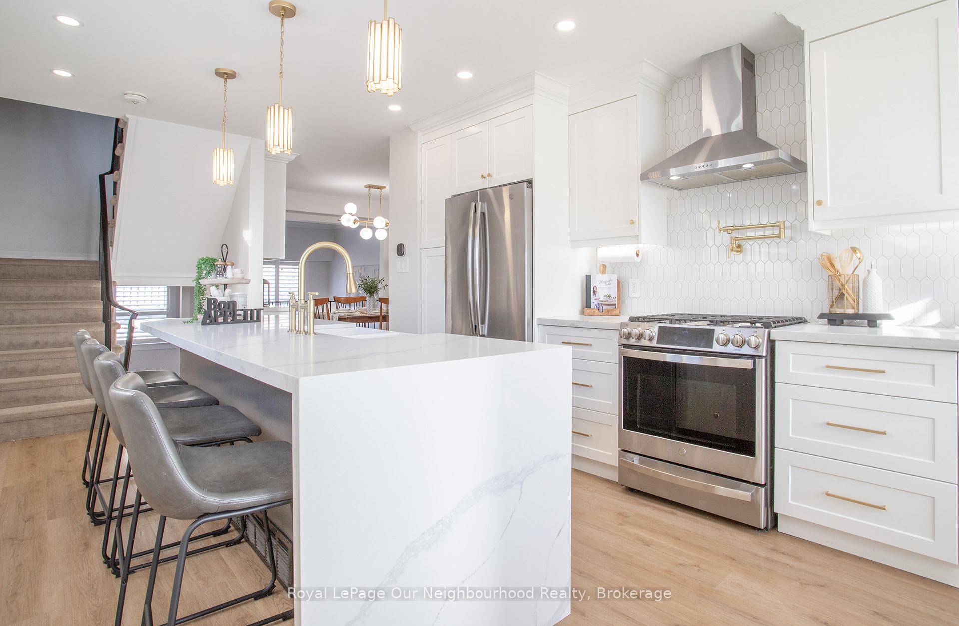 Photo 10 of 18 Hailey Court, Clarington, Bowmanville — HOMEH