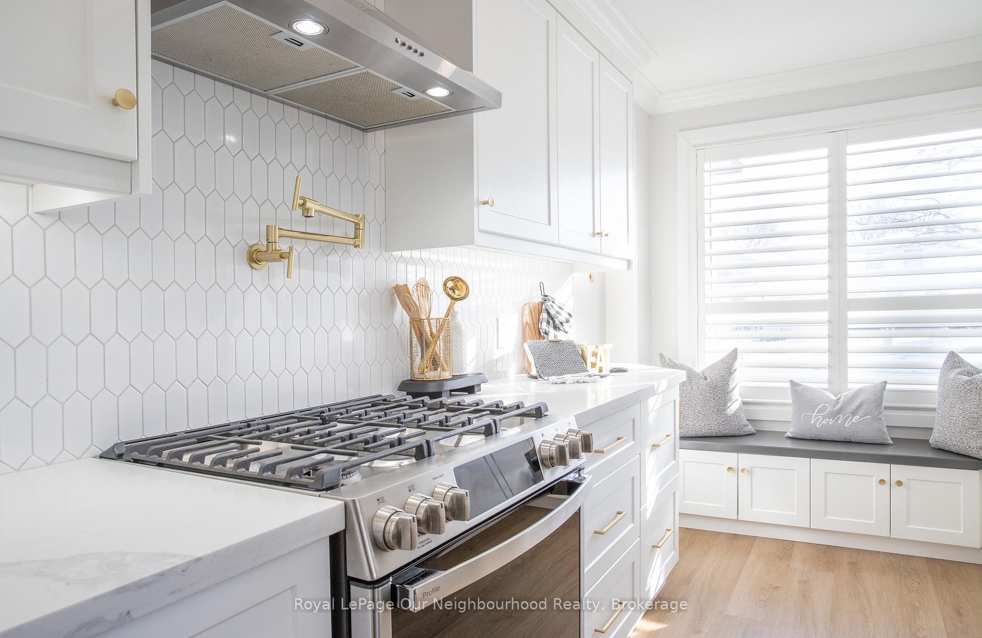 Photo 6 of 18 Hailey Court, Clarington, Bowmanville — HOMEH
