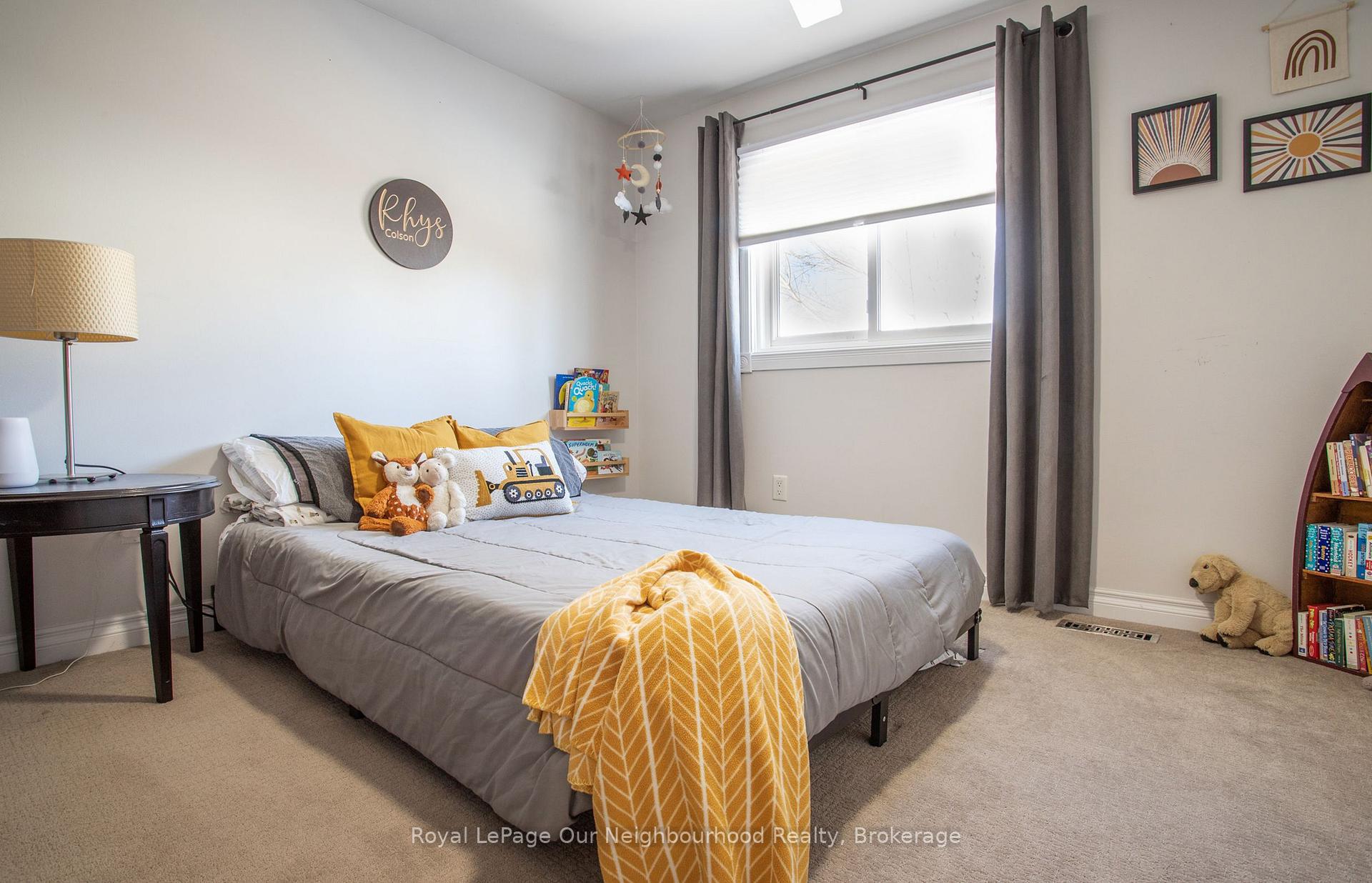 Photo 19 of 18 Hailey Court, Clarington, Bowmanville — HOMEH