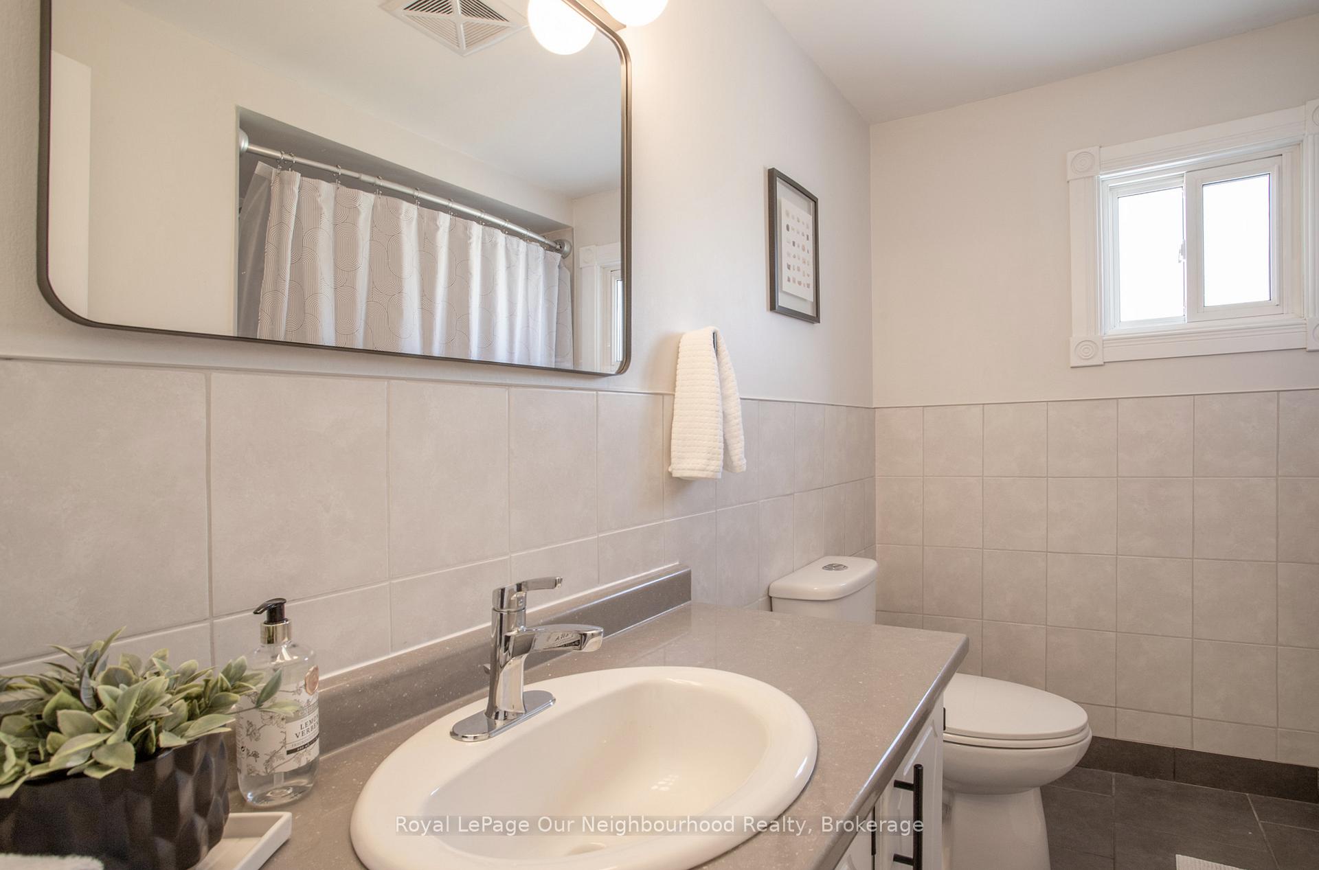 Photo 21 of 18 Hailey Court, Clarington, Bowmanville — HOMEH