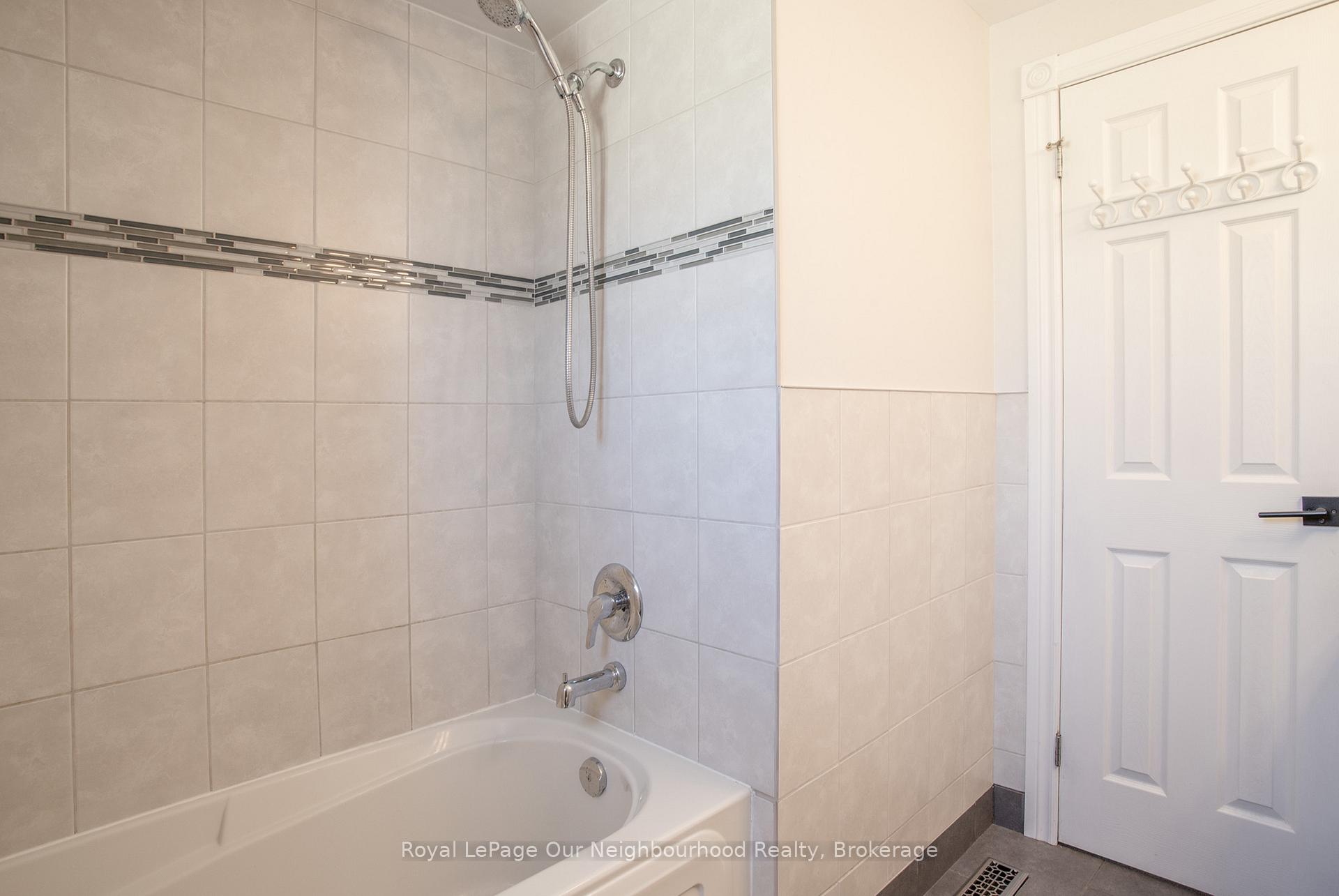Photo 22 of 18 Hailey Court, Clarington, Bowmanville — HOMEH
