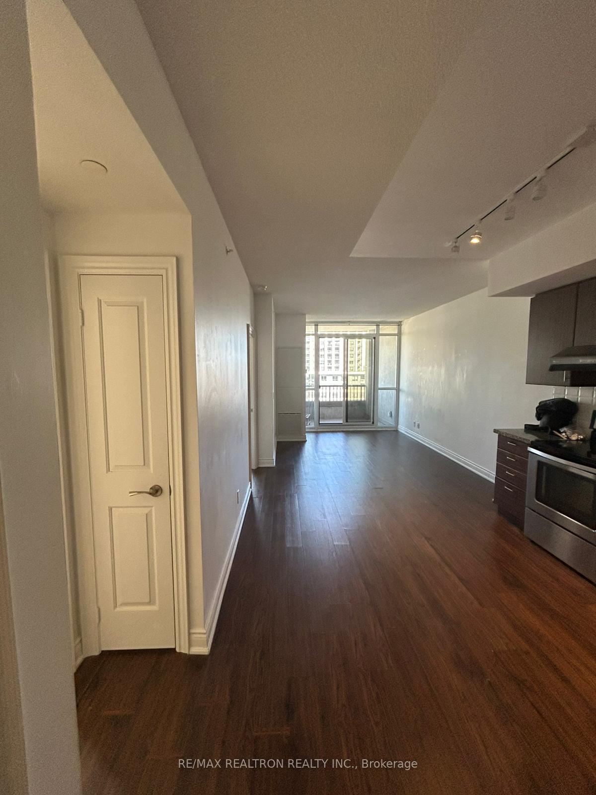 Photo 7 of Unit 1106, 38 Cedarland Drive, Markham, Unionville — HOMEH