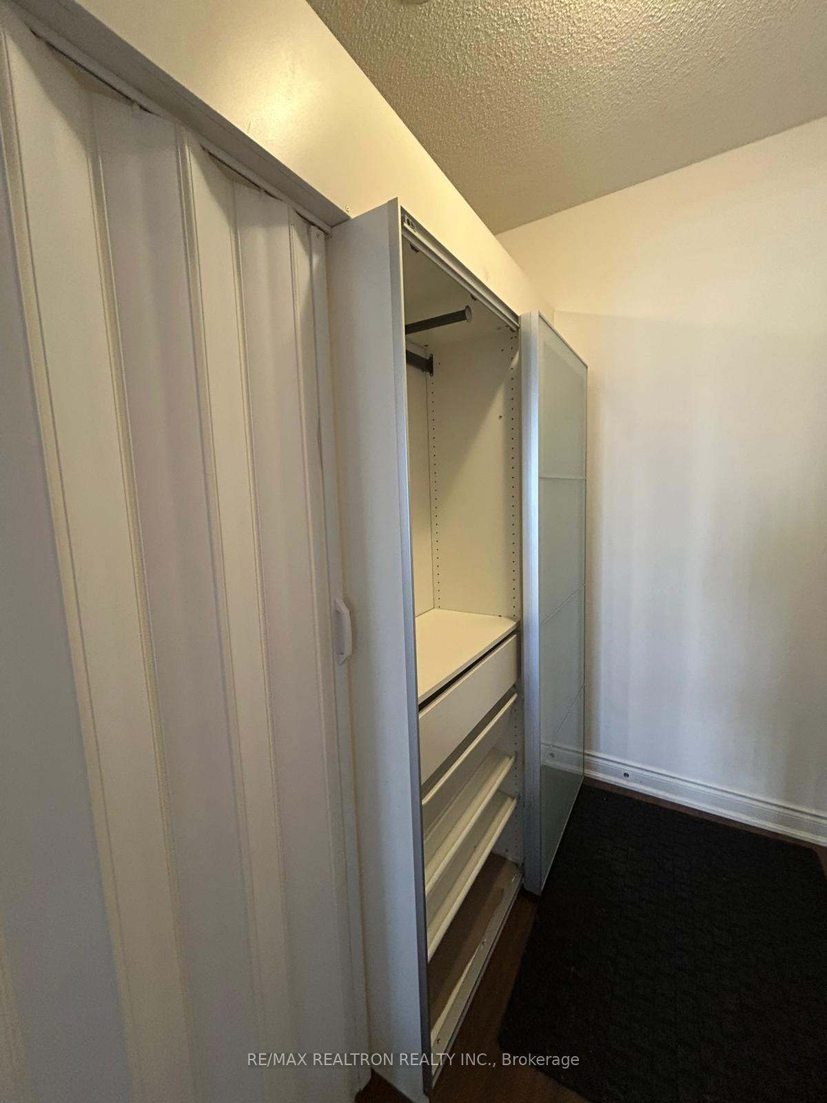 Photo 10 of Unit 1106, 38 Cedarland Drive, Markham, Unionville — HOMEH