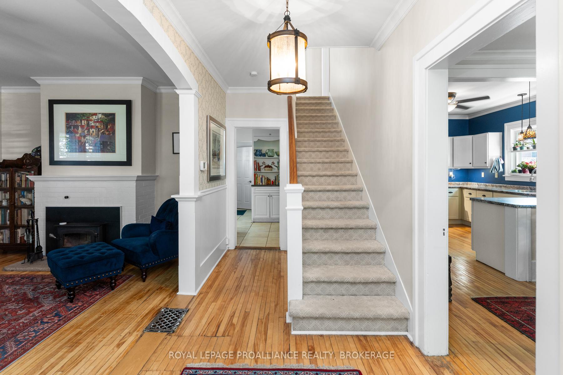 Photo 4 of 35 Princess Street, Gananoque — HOMEH