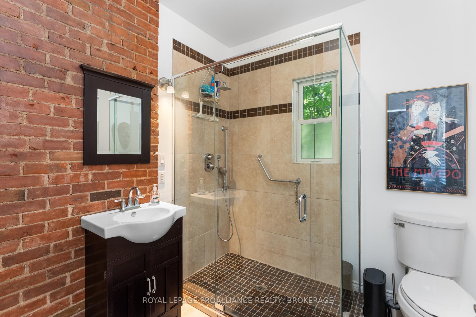 Photo 18 of 35 Princess Street, Gananoque — HOMEH
