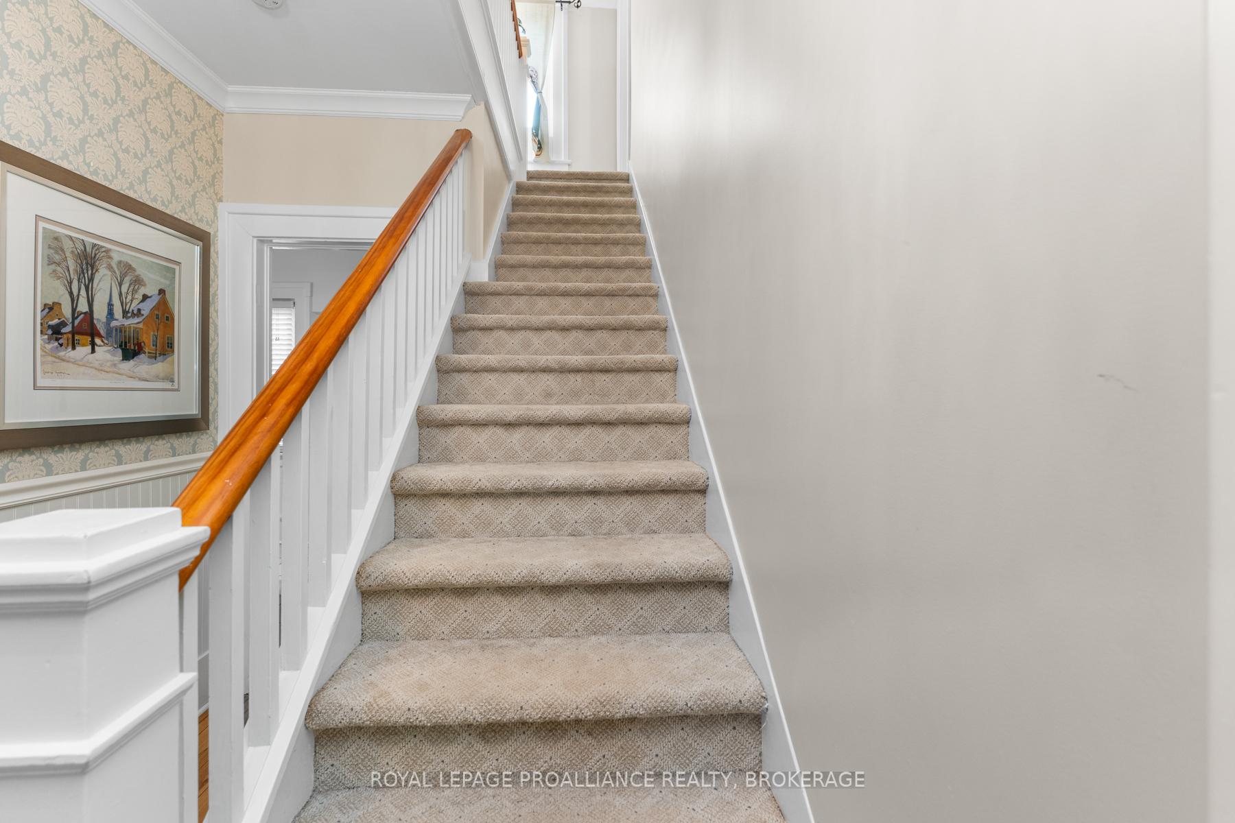 Photo 17 of 35 Princess Street, Gananoque — HOMEH