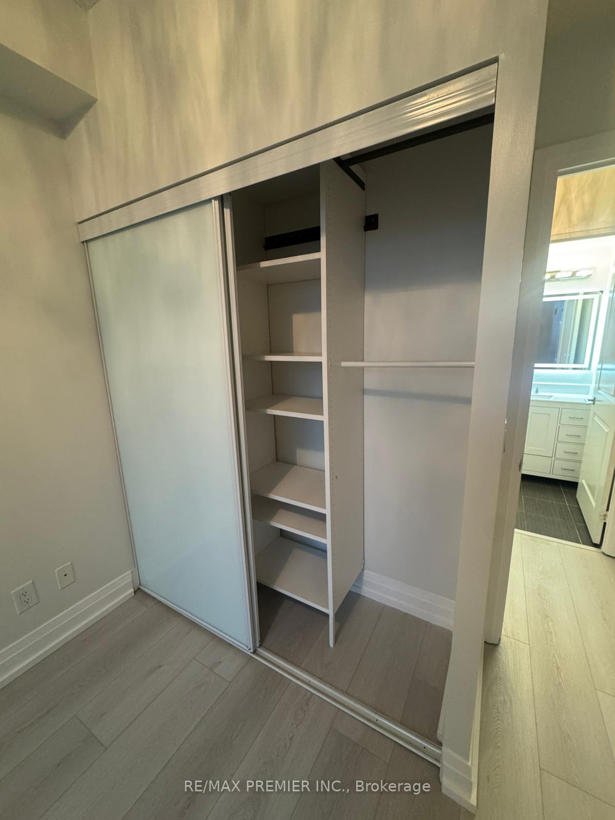 Photo 3 of Unit 1411, 7165 Yonge Street, Markham, Grandview — HOMEH