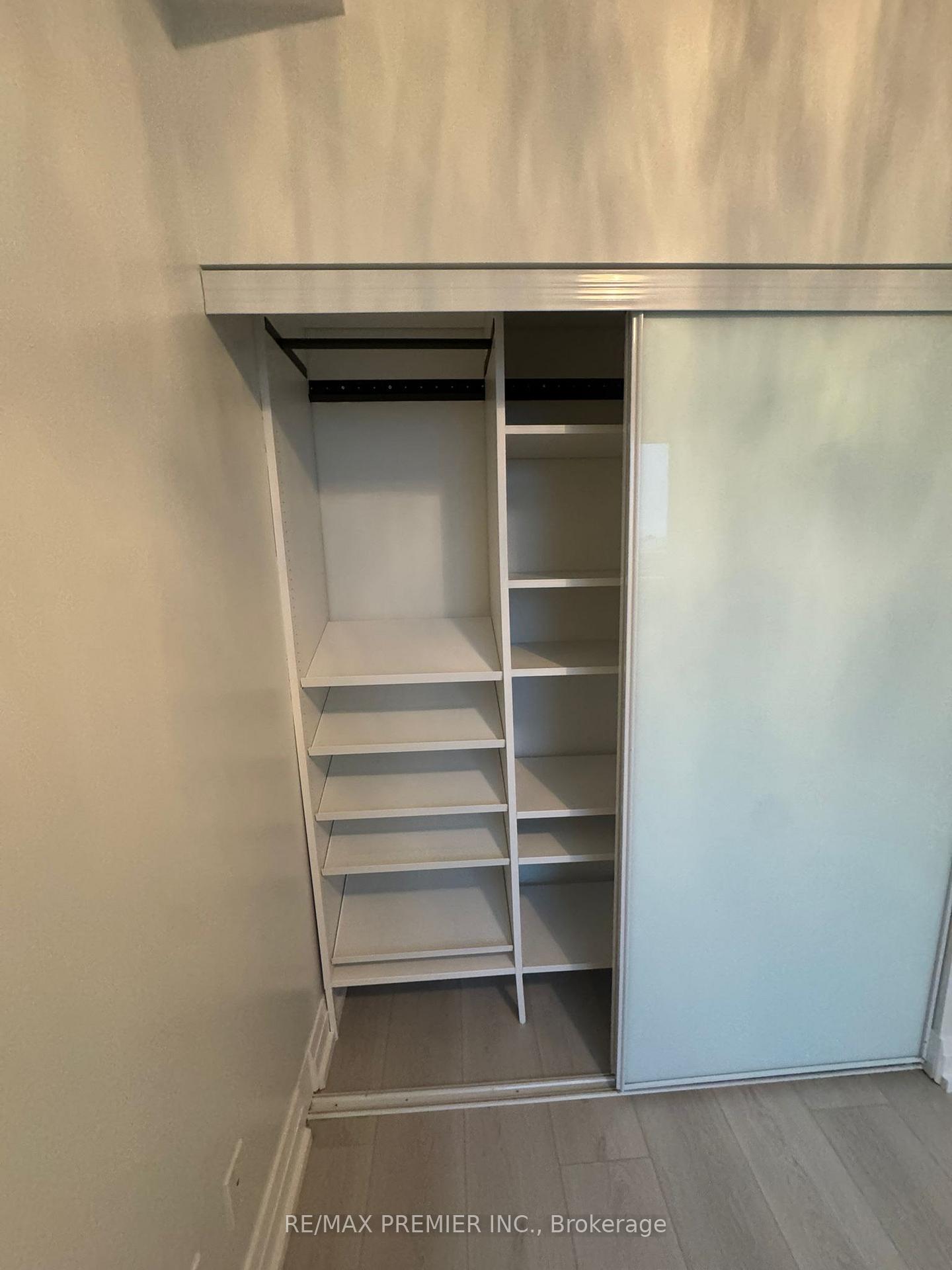 Photo 4 of Unit 1411, 7165 Yonge Street, Markham, Grandview — HOMEH