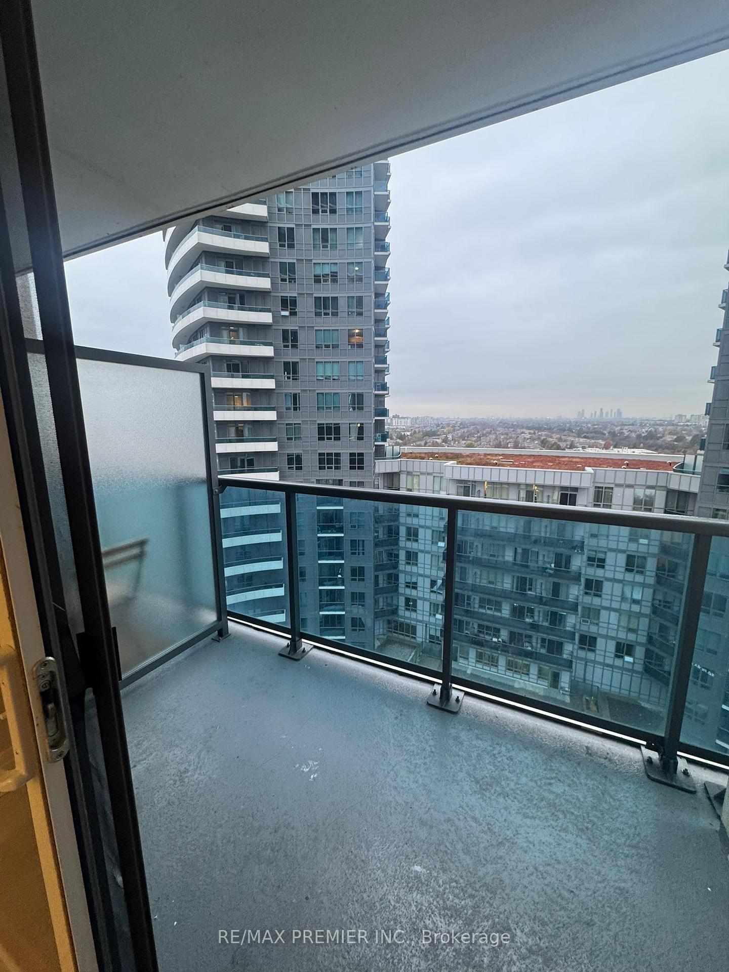 Photo 6 of Unit 1411, 7165 Yonge Street, Markham, Grandview — HOMEH