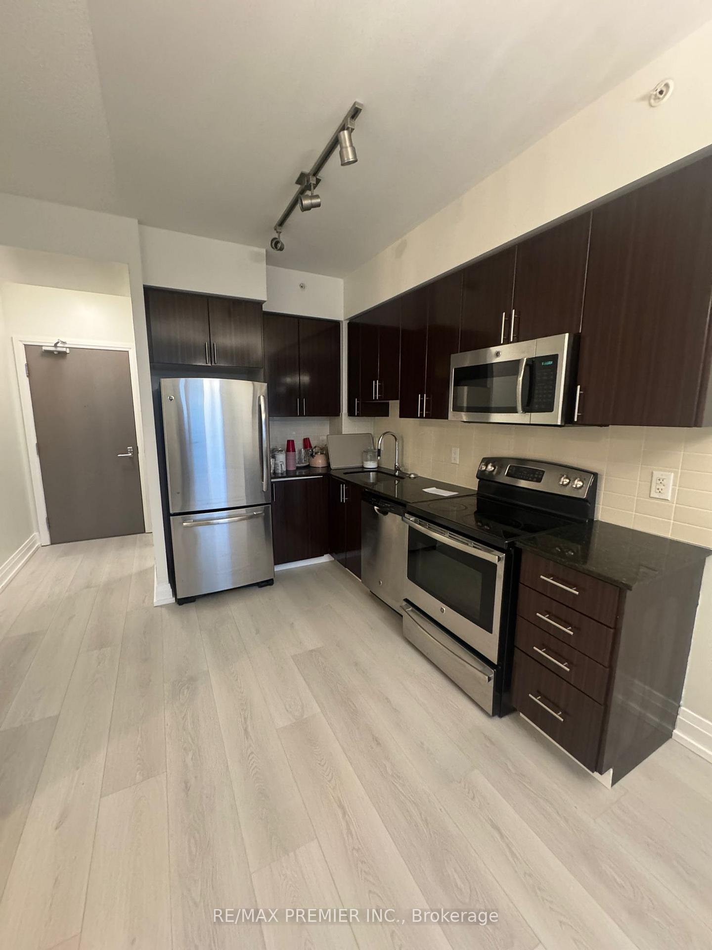 Photo 8 of Unit 1411, 7165 Yonge Street, Markham, Grandview — HOMEH