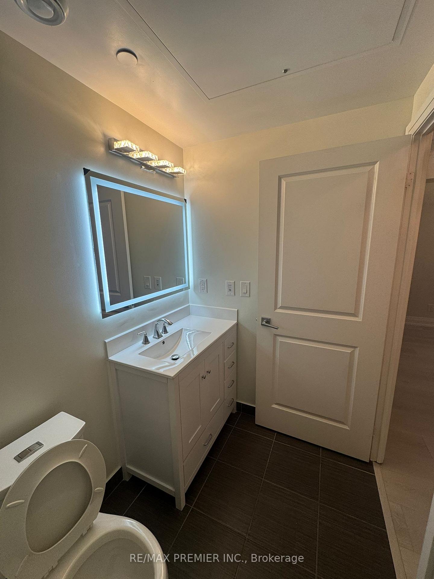 Photo 9 of Unit 1411, 7165 Yonge Street, Markham, Grandview — HOMEH
