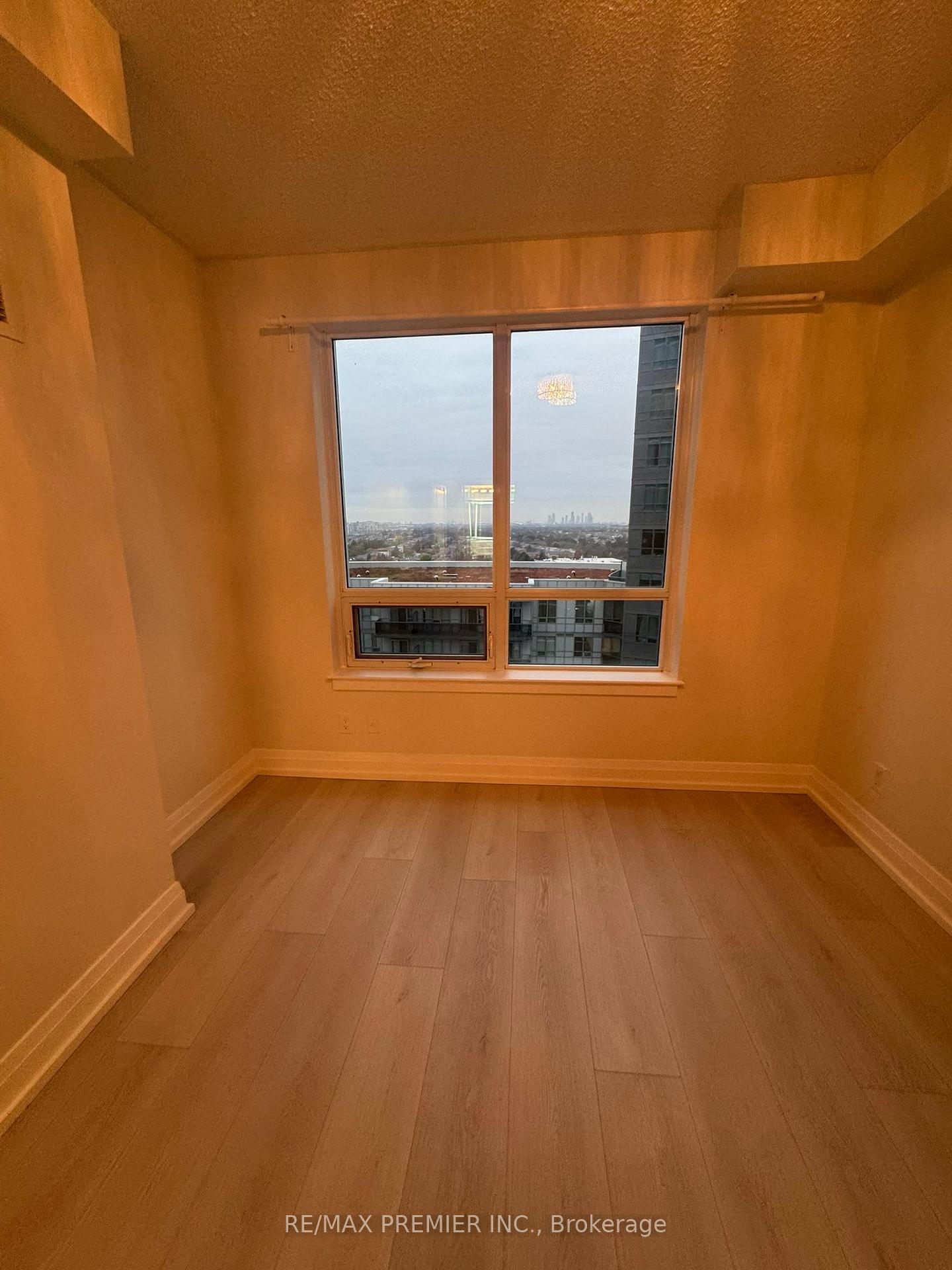 Photo 11 of Unit 1411, 7165 Yonge Street, Markham, Grandview — HOMEH