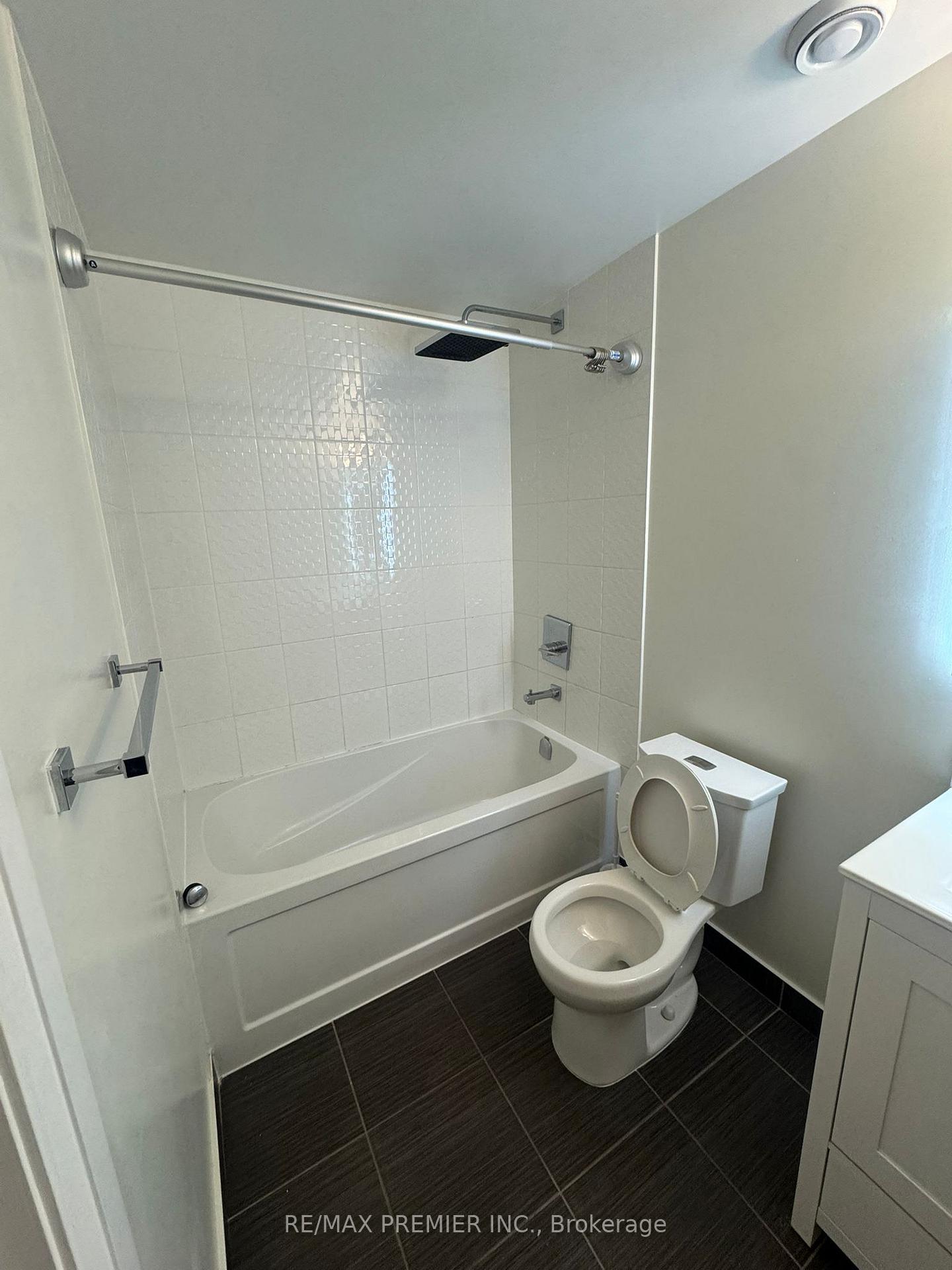 Photo 12 of Unit 1411, 7165 Yonge Street, Markham, Grandview — HOMEH