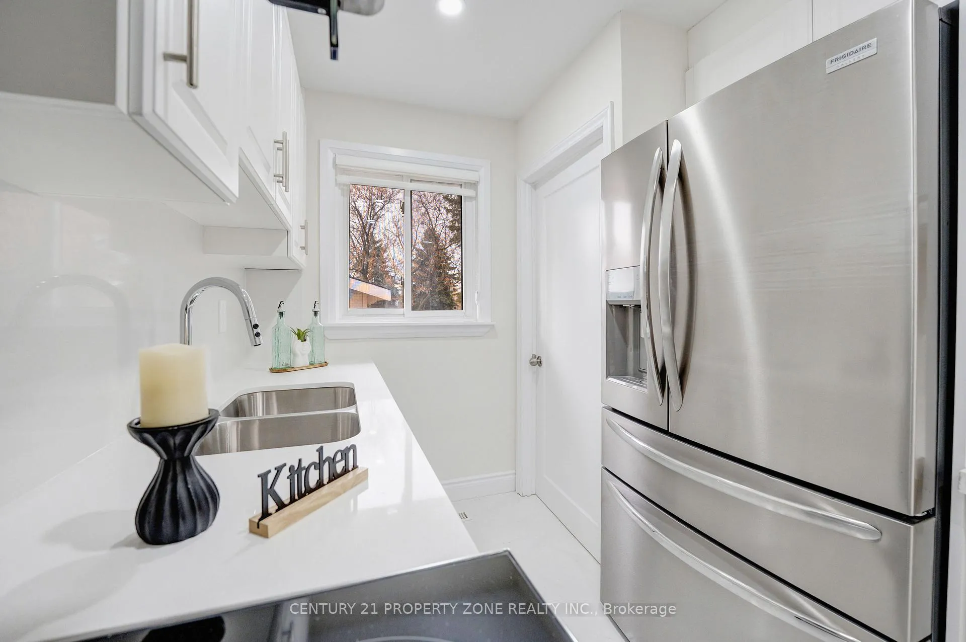 Photo 9 of 187 Martha Crescent, Caledon, Bolton West — HOMEH