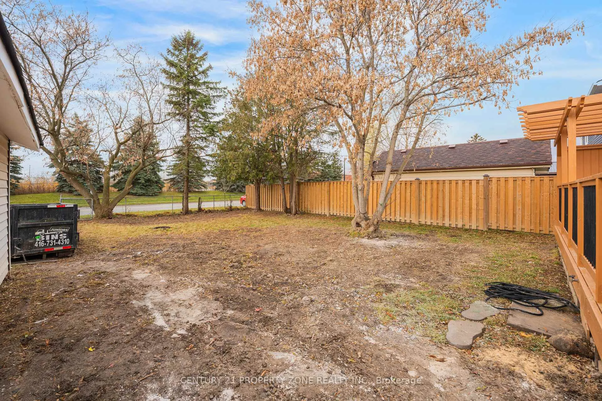 Photo 42 of 187 Martha Crescent, Caledon, Bolton West — HOMEH